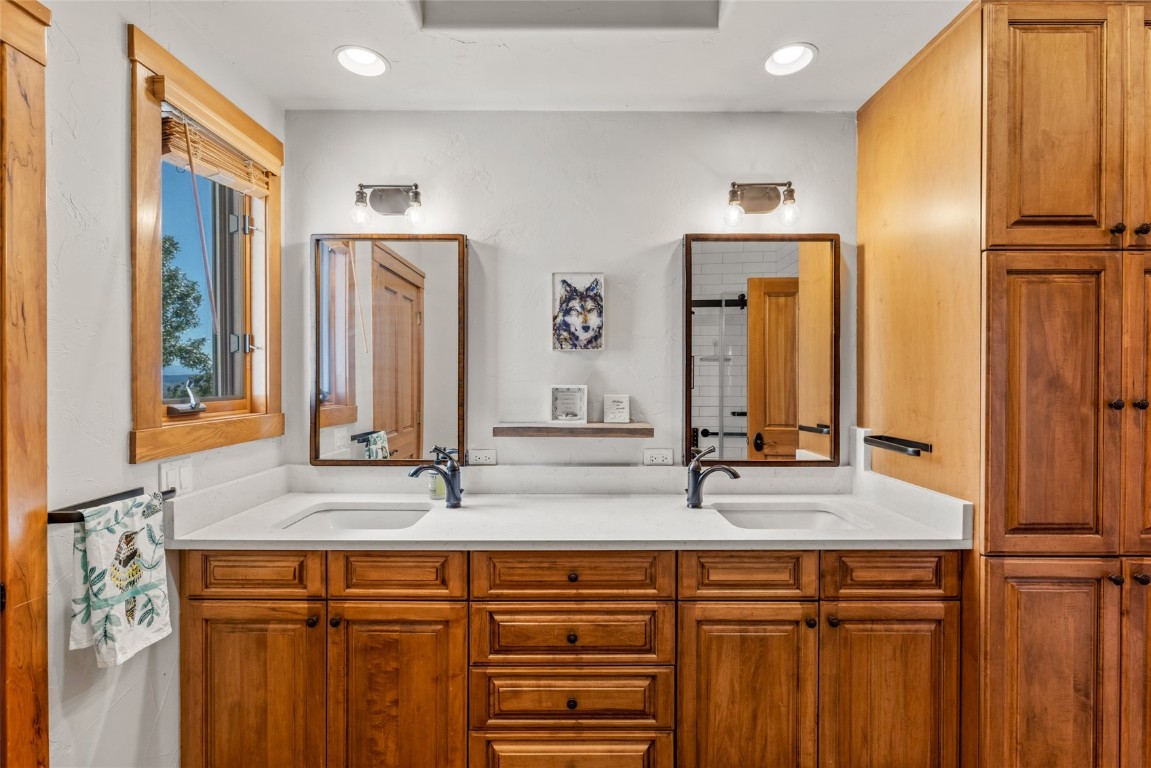 44300 Diamondback WAY