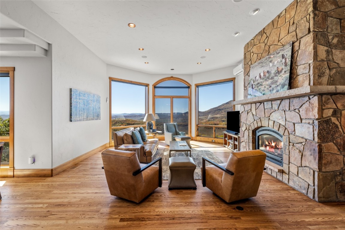 44300 Diamondback WAY