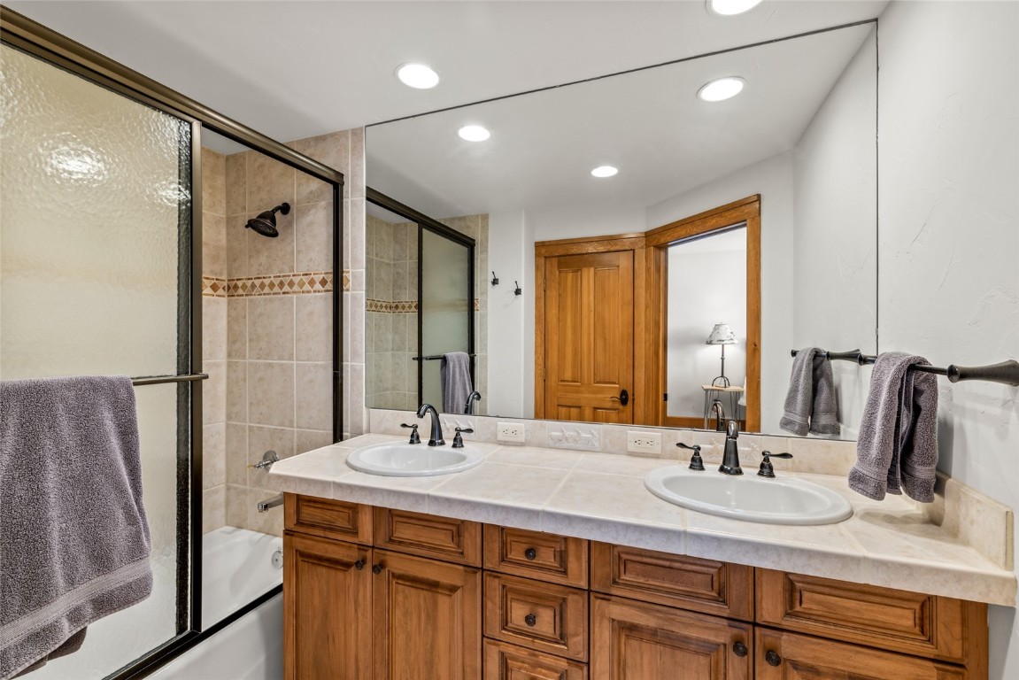 44300 Diamondback WAY