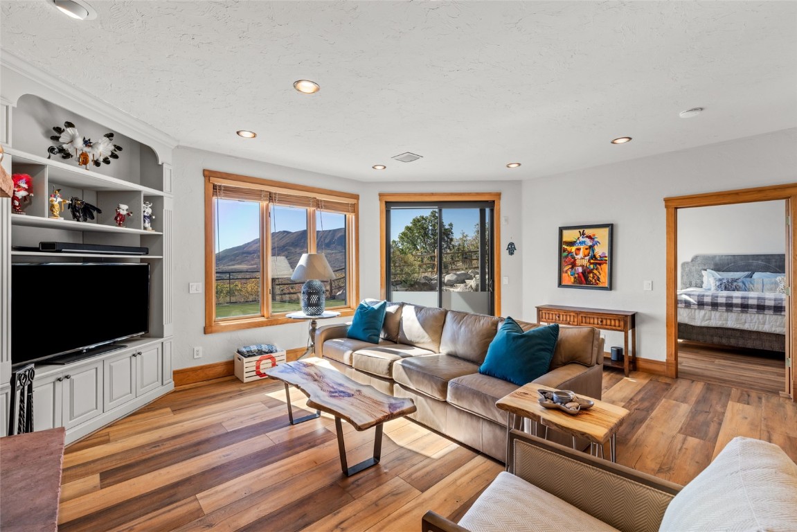 44300 Diamondback WAY