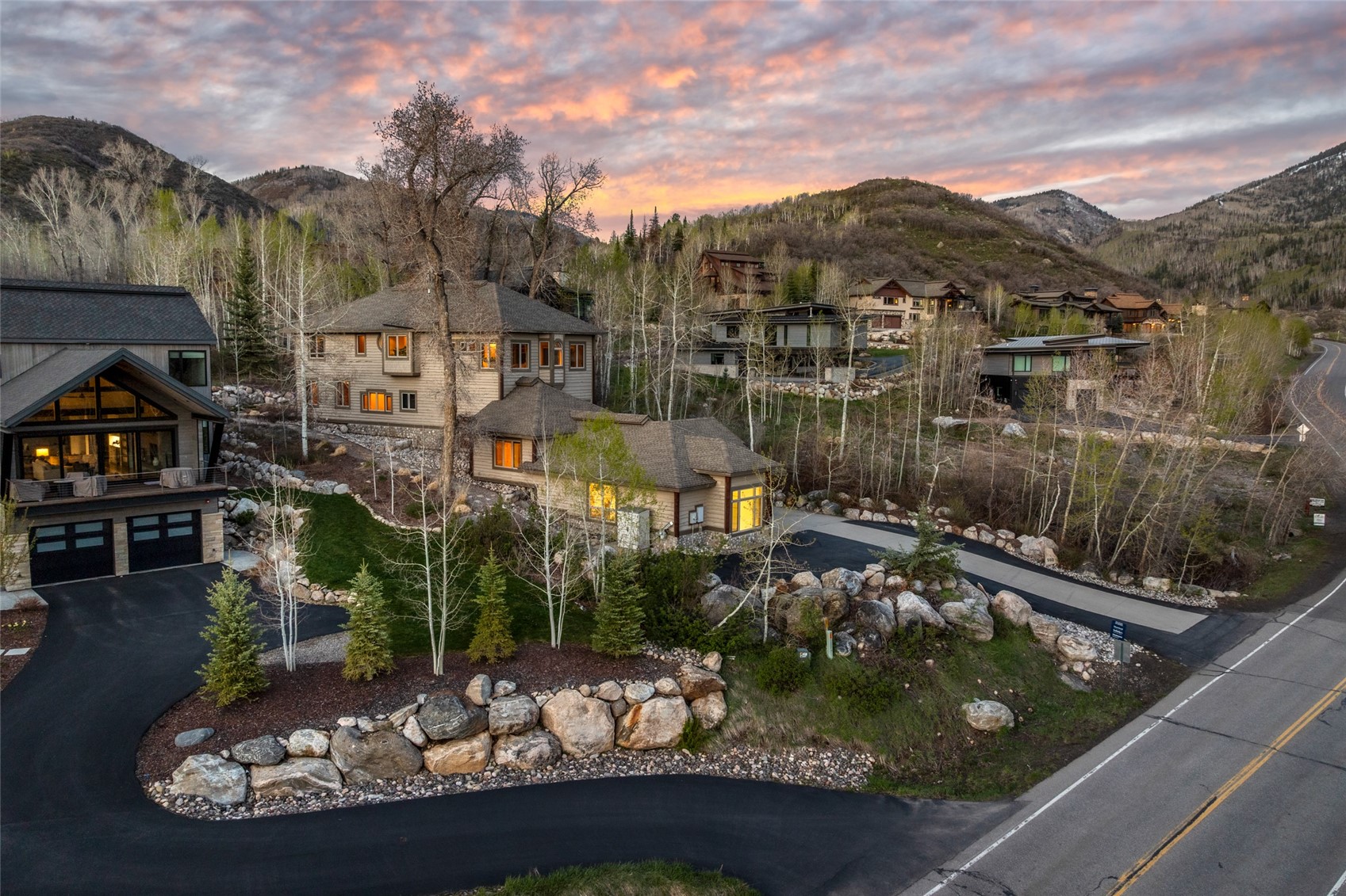 560 Steamboat BOULEVARD