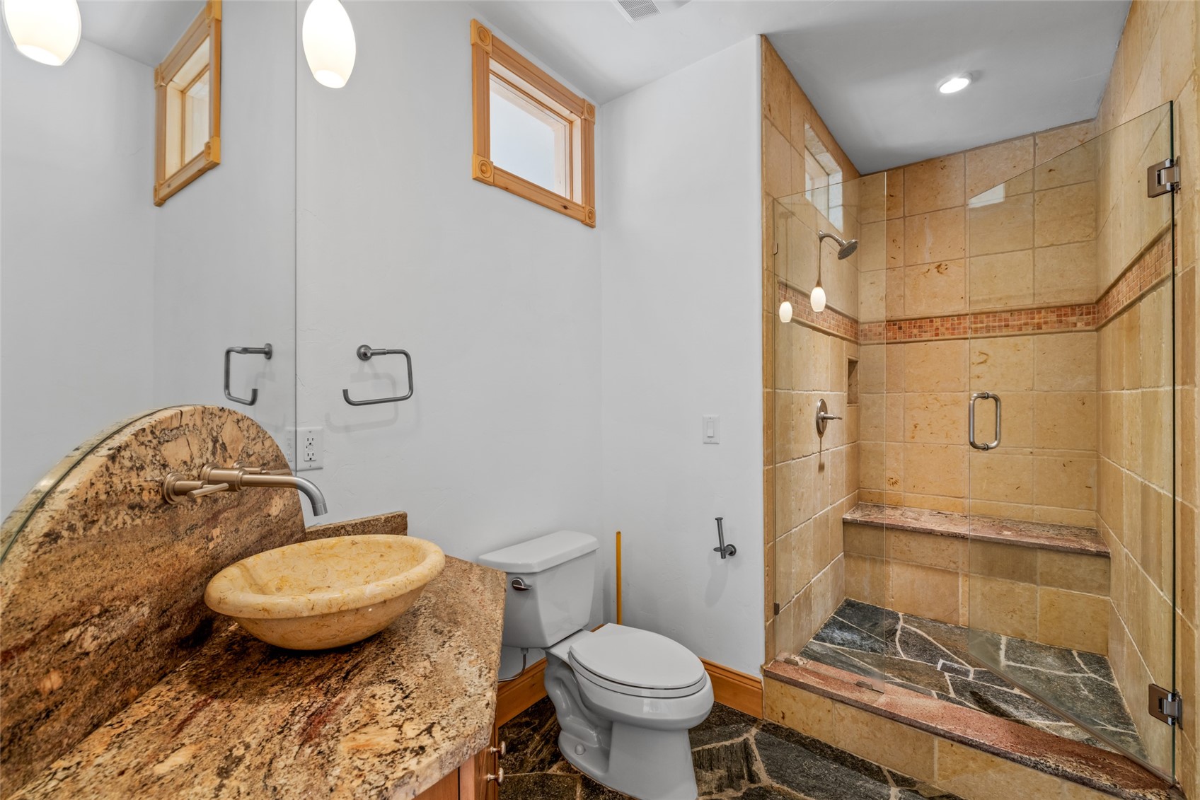 560 Steamboat BOULEVARD