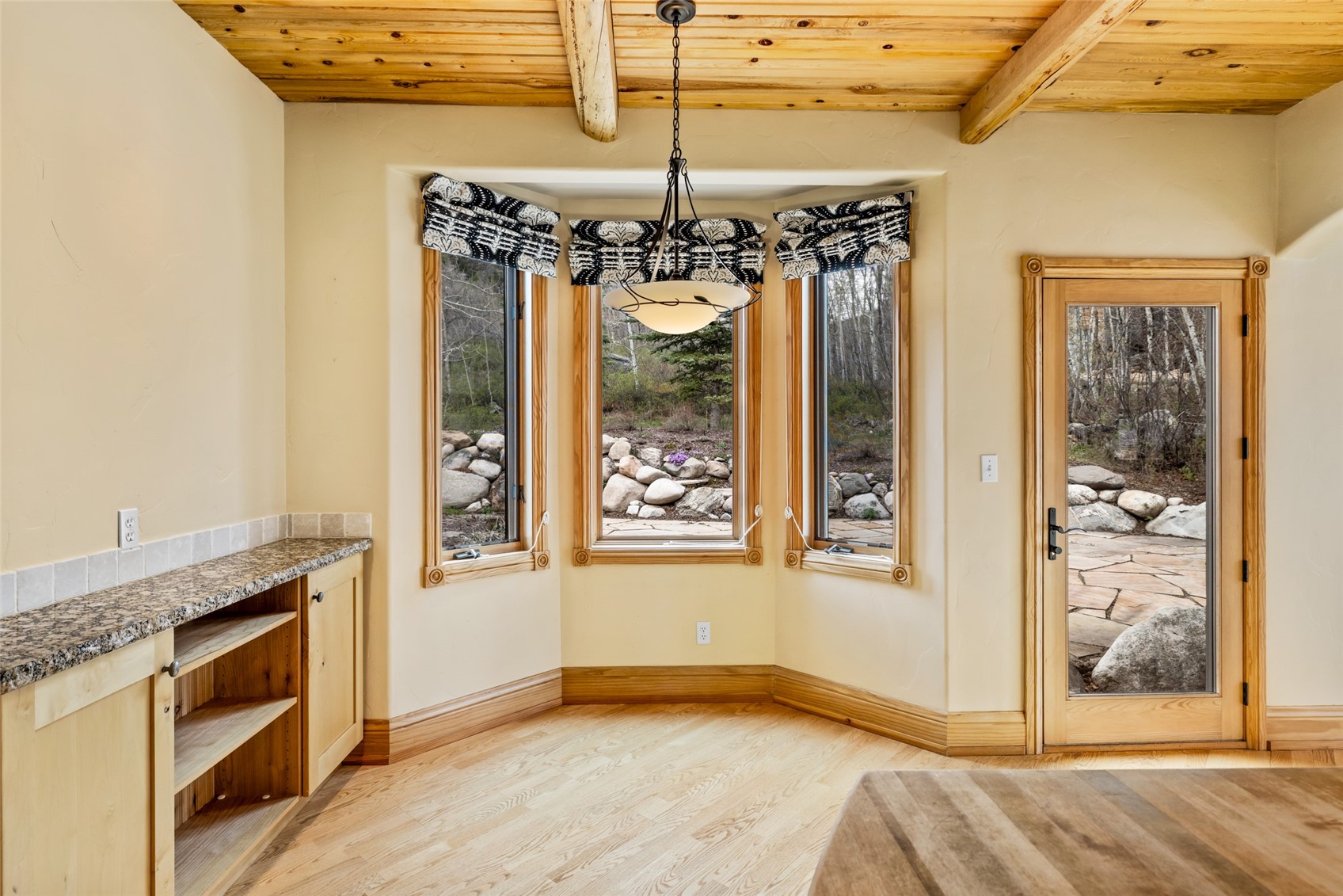 560 Steamboat BOULEVARD