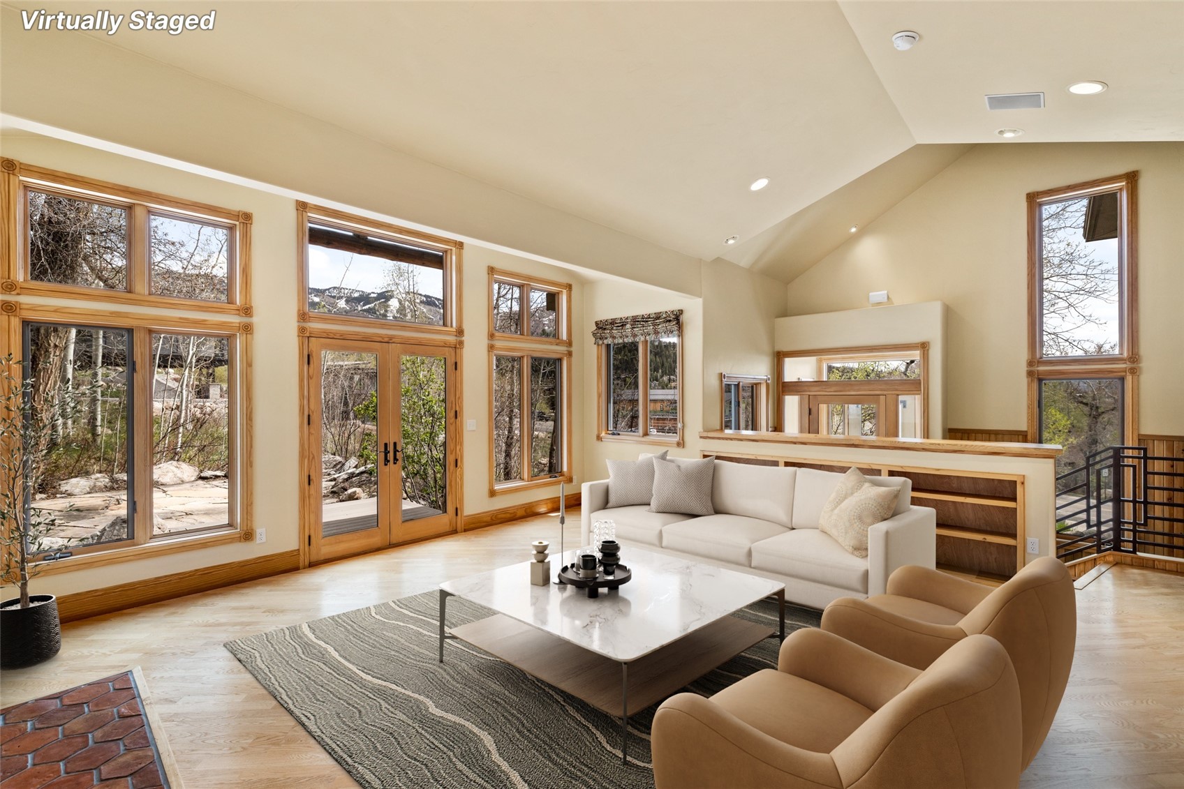 560 Steamboat BOULEVARD