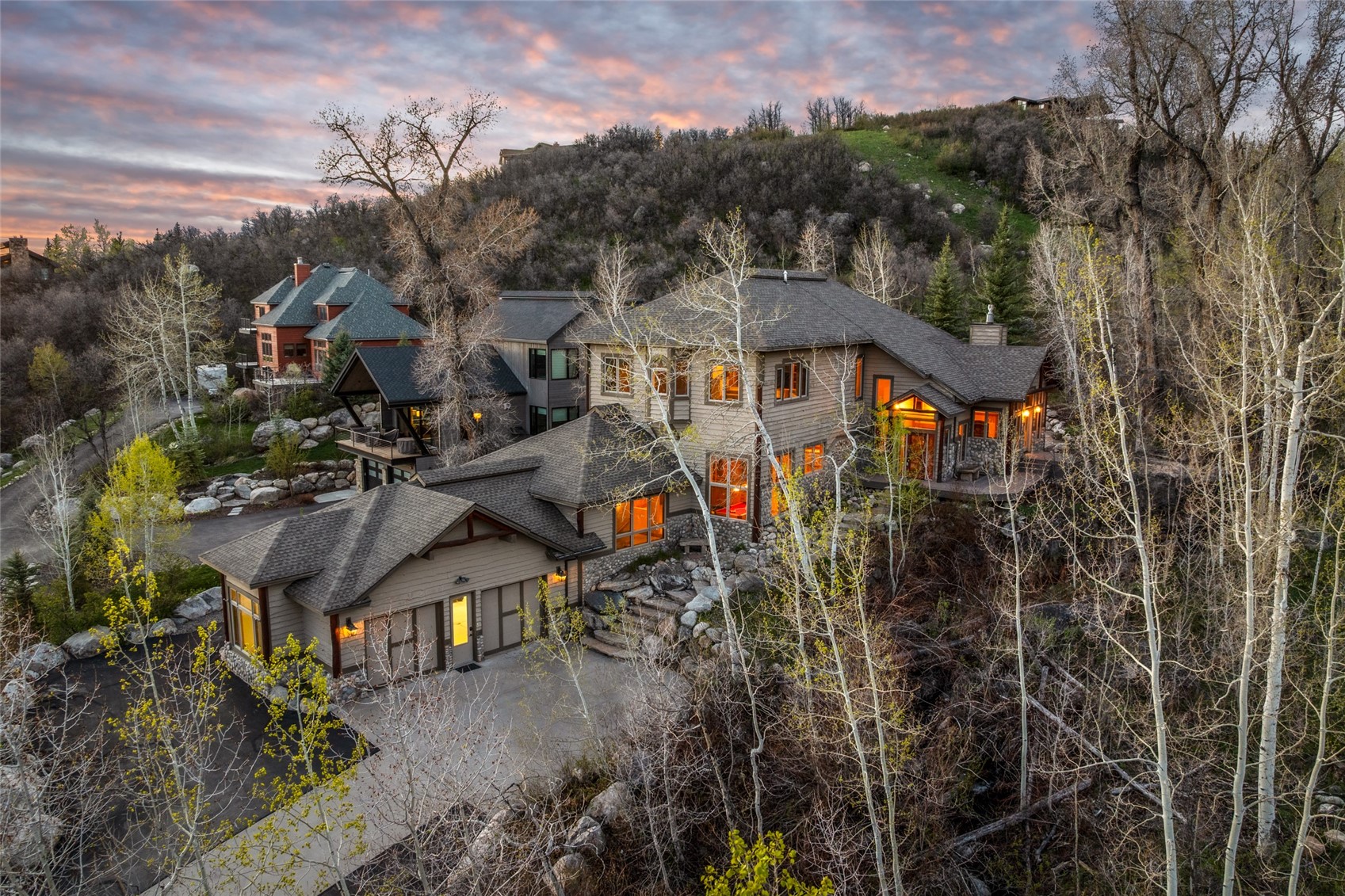 560 Steamboat BOULEVARD