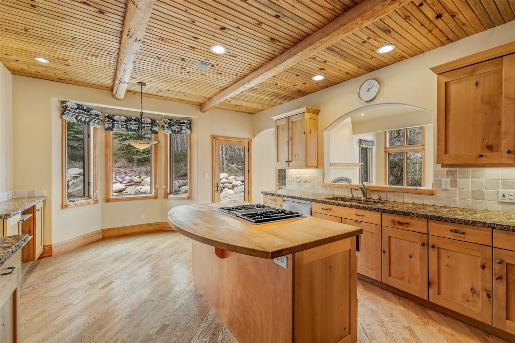 560 Steamboat BOULEVARD