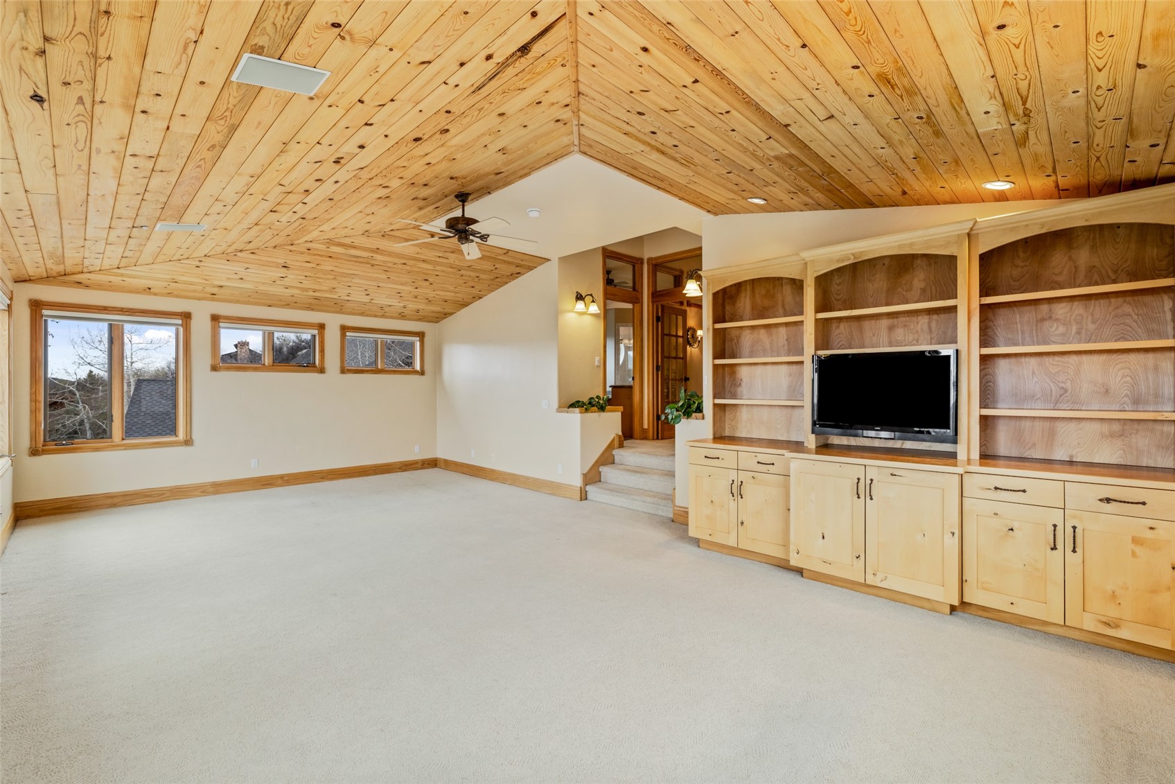 560 Steamboat BOULEVARD