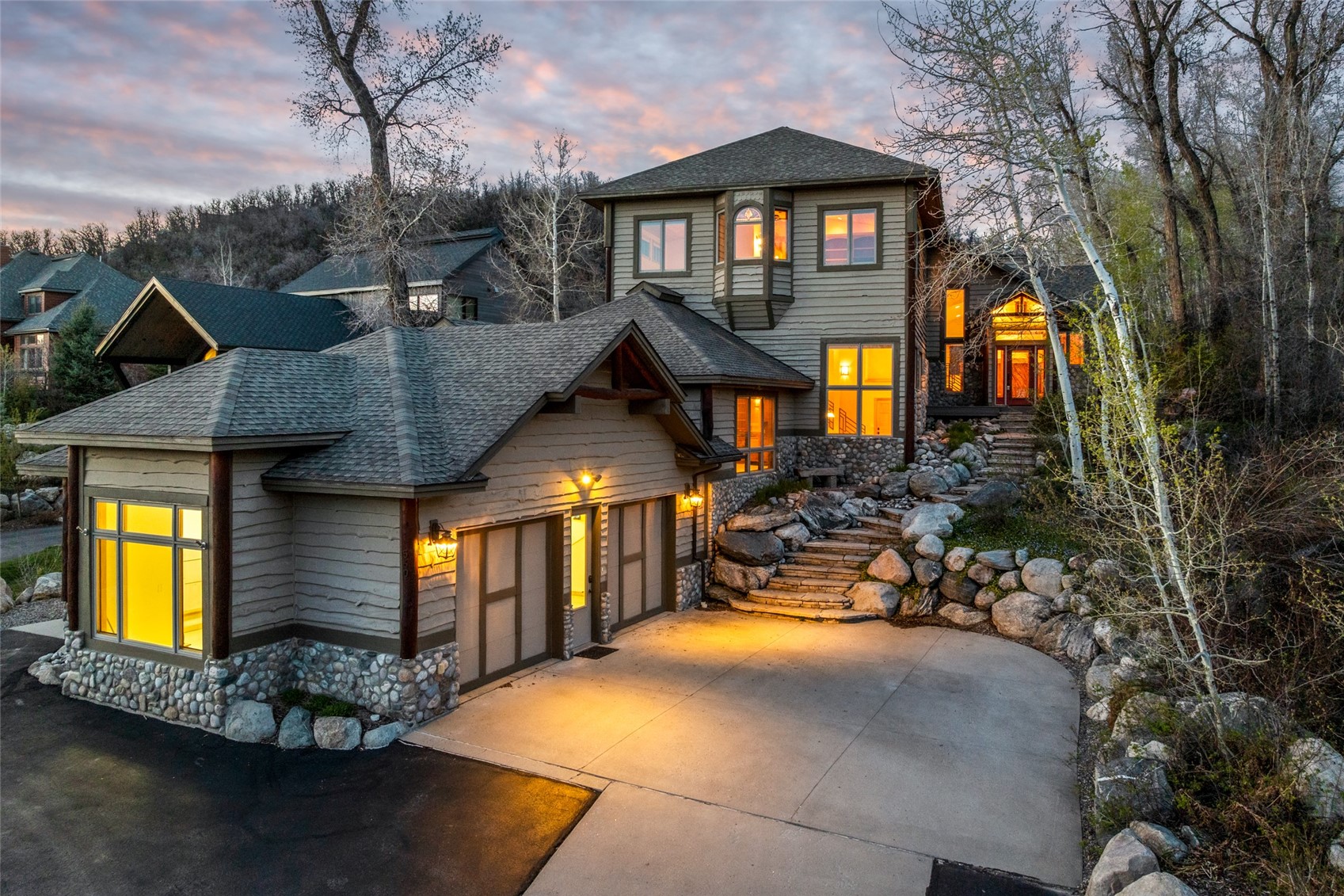 560 Steamboat BOULEVARD