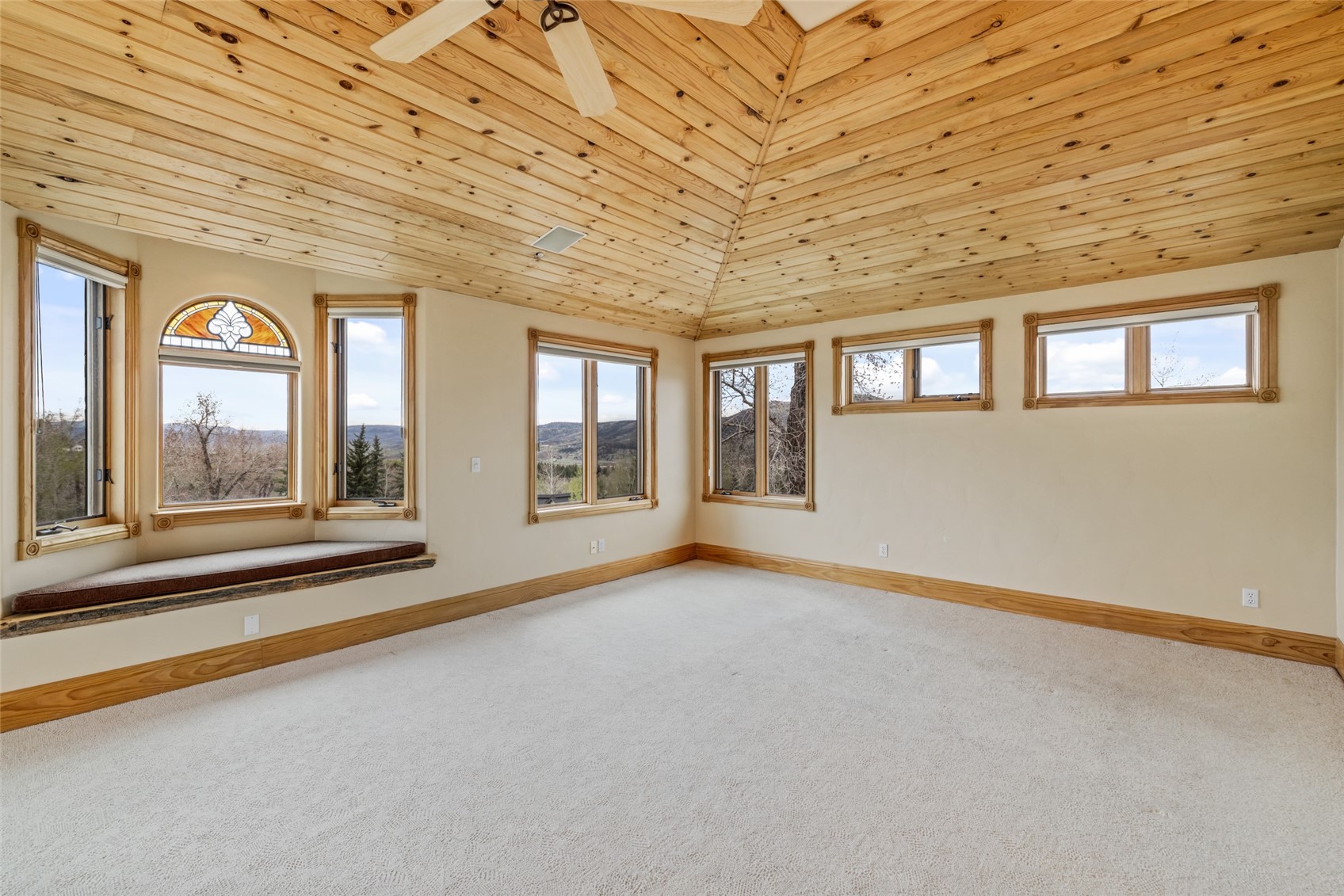 560 Steamboat BOULEVARD