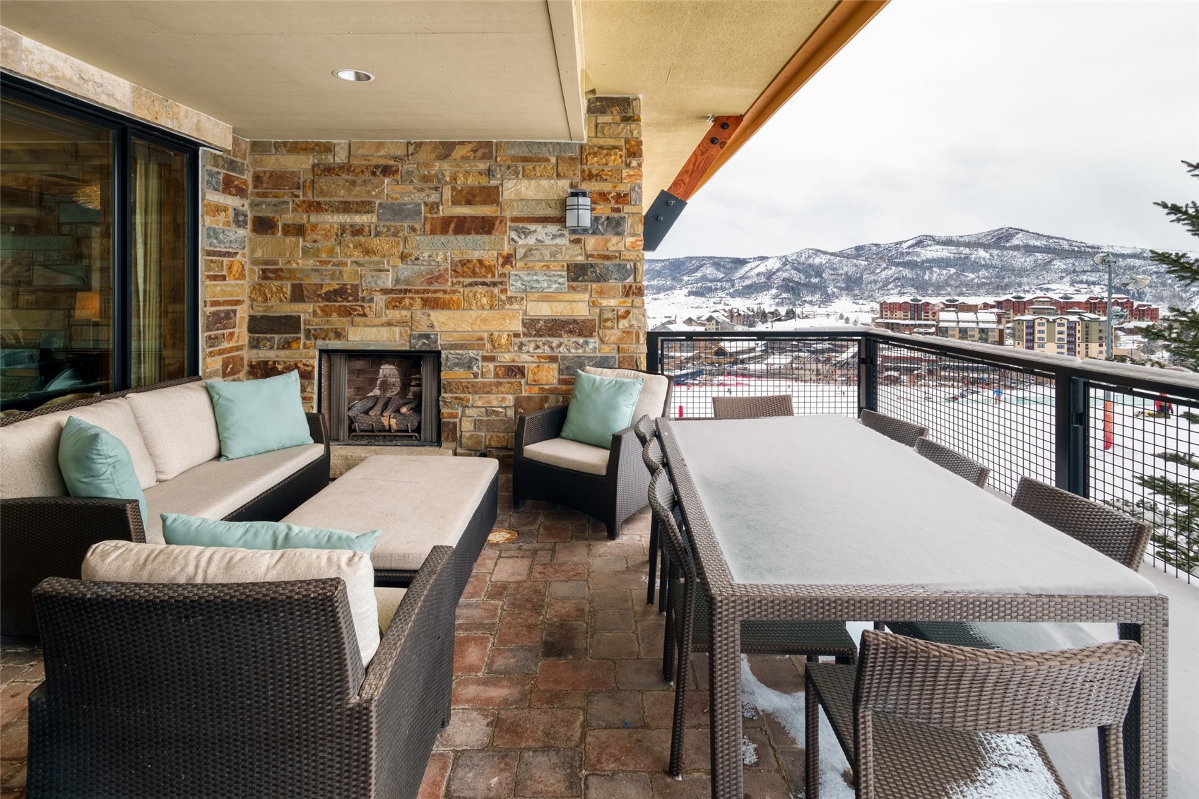 2410 Chutes LANE 2201