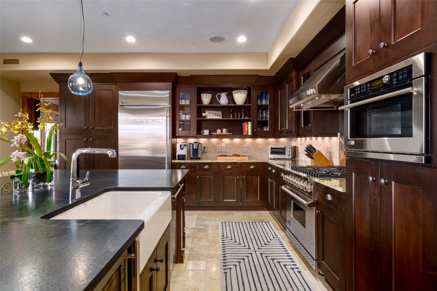 2410 Chutes LANE 2201