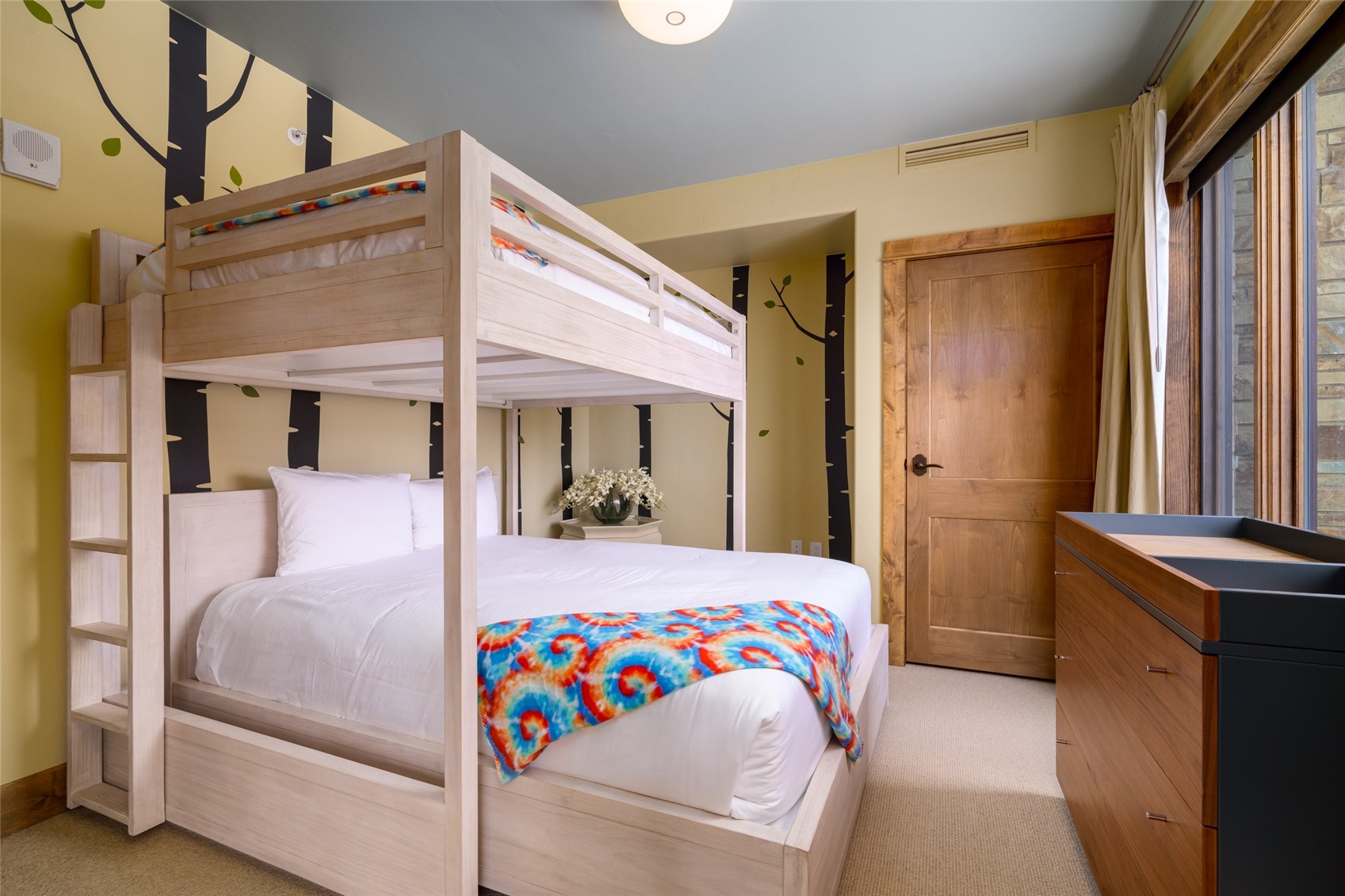 2410 Chutes LANE 2201