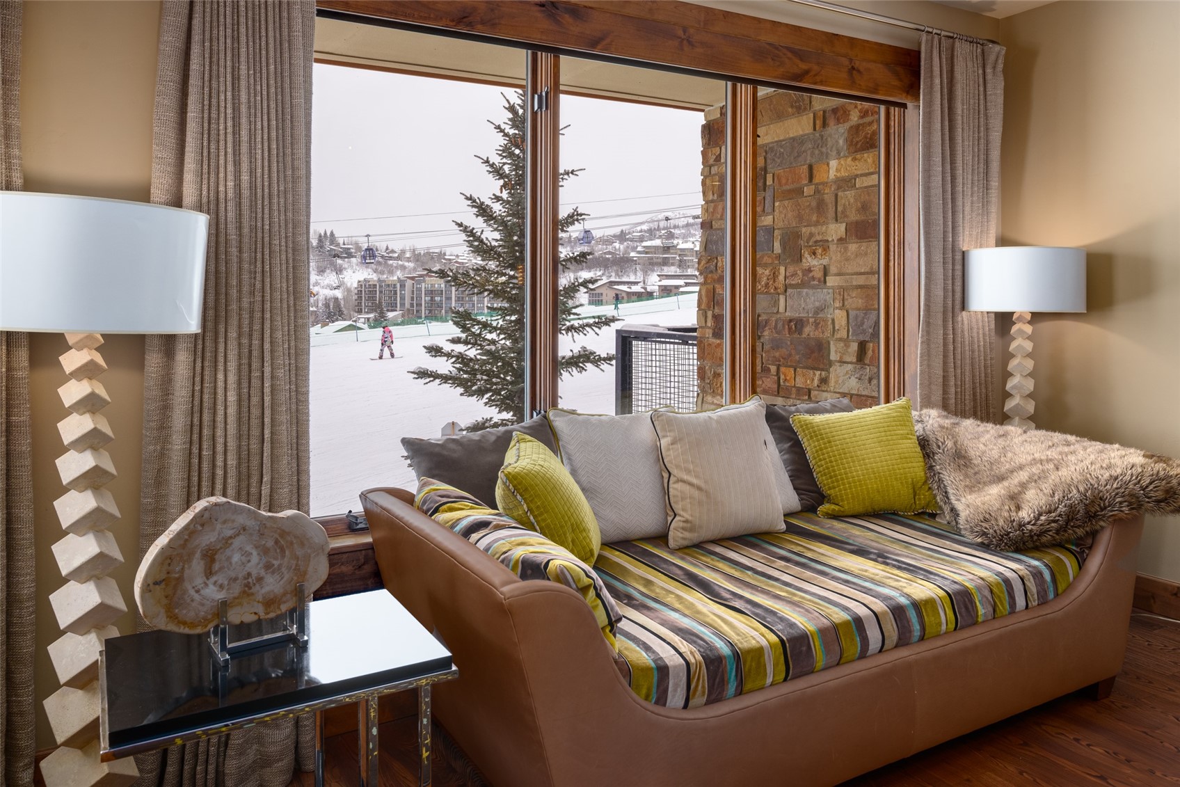 2410 Chutes LANE 2201