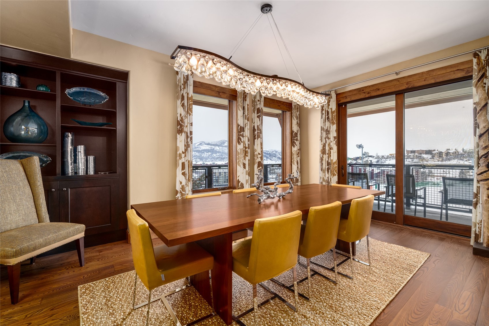 2410 Chutes LANE 2201