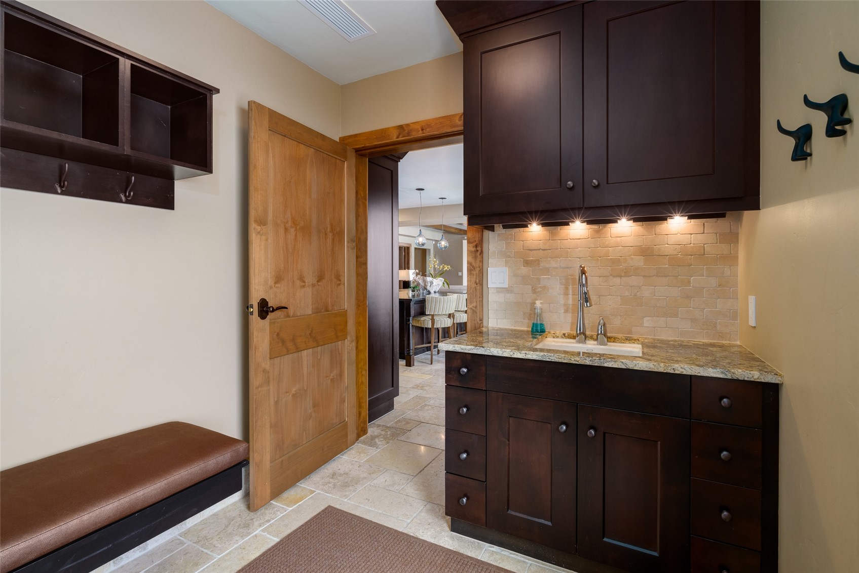 2410 Chutes LANE 2201