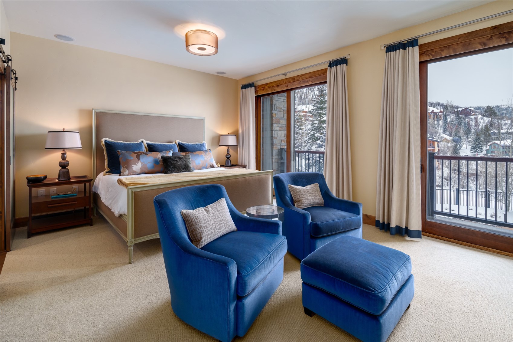 2410 Chutes LANE 2201