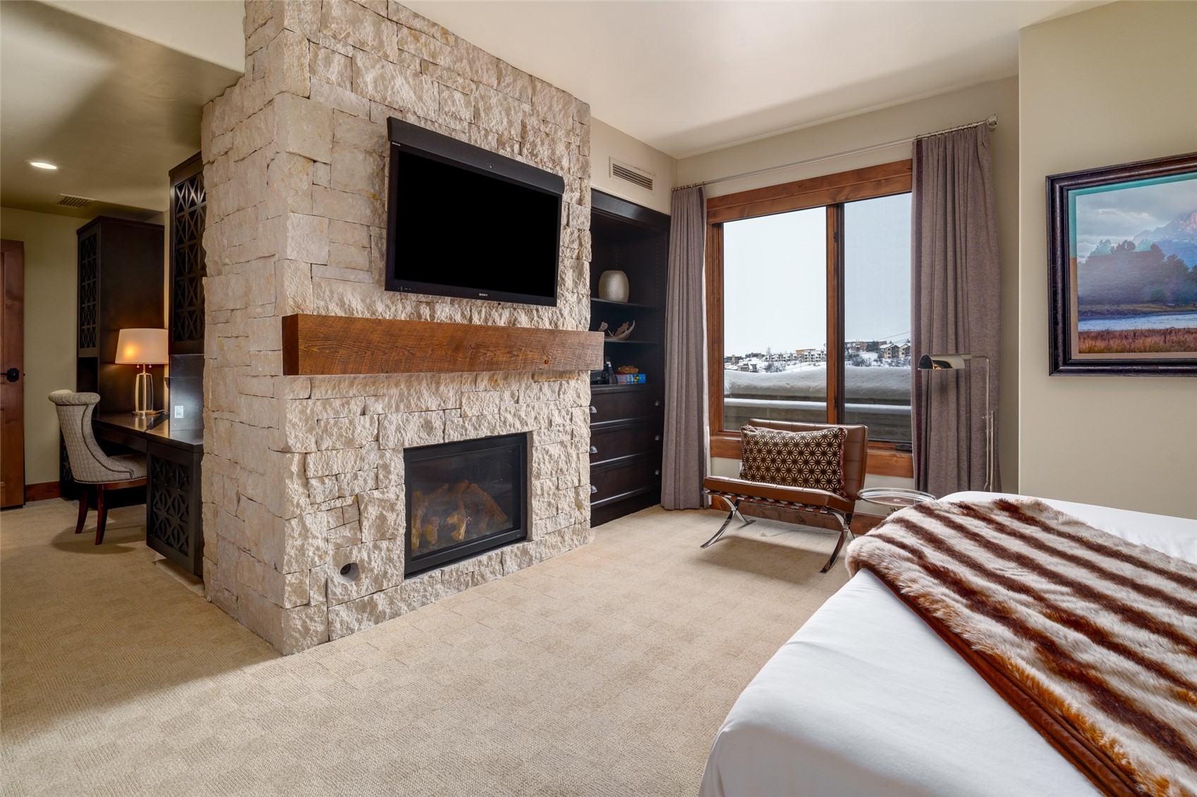 2410 Chutes LANE 2201