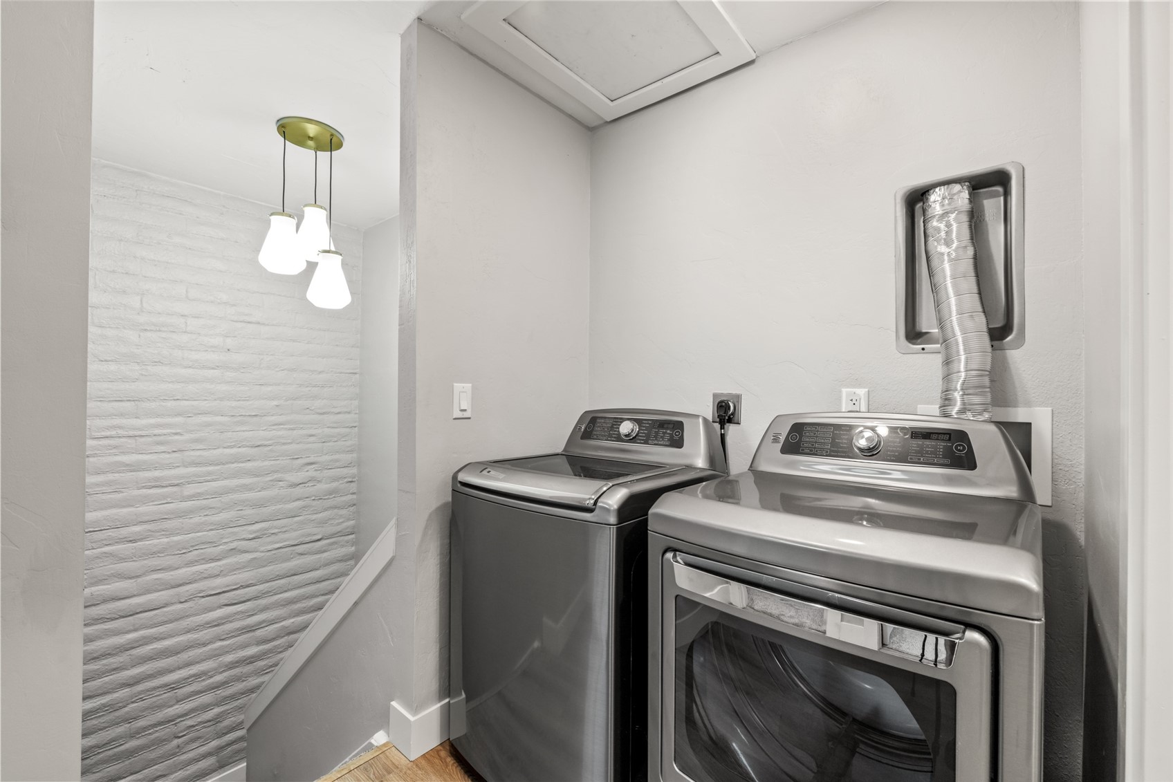 13 Cedar COURT 13