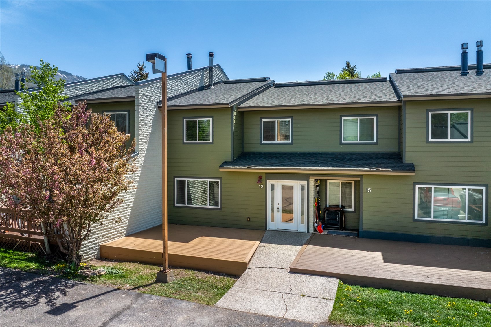 13 Cedar COURT 13