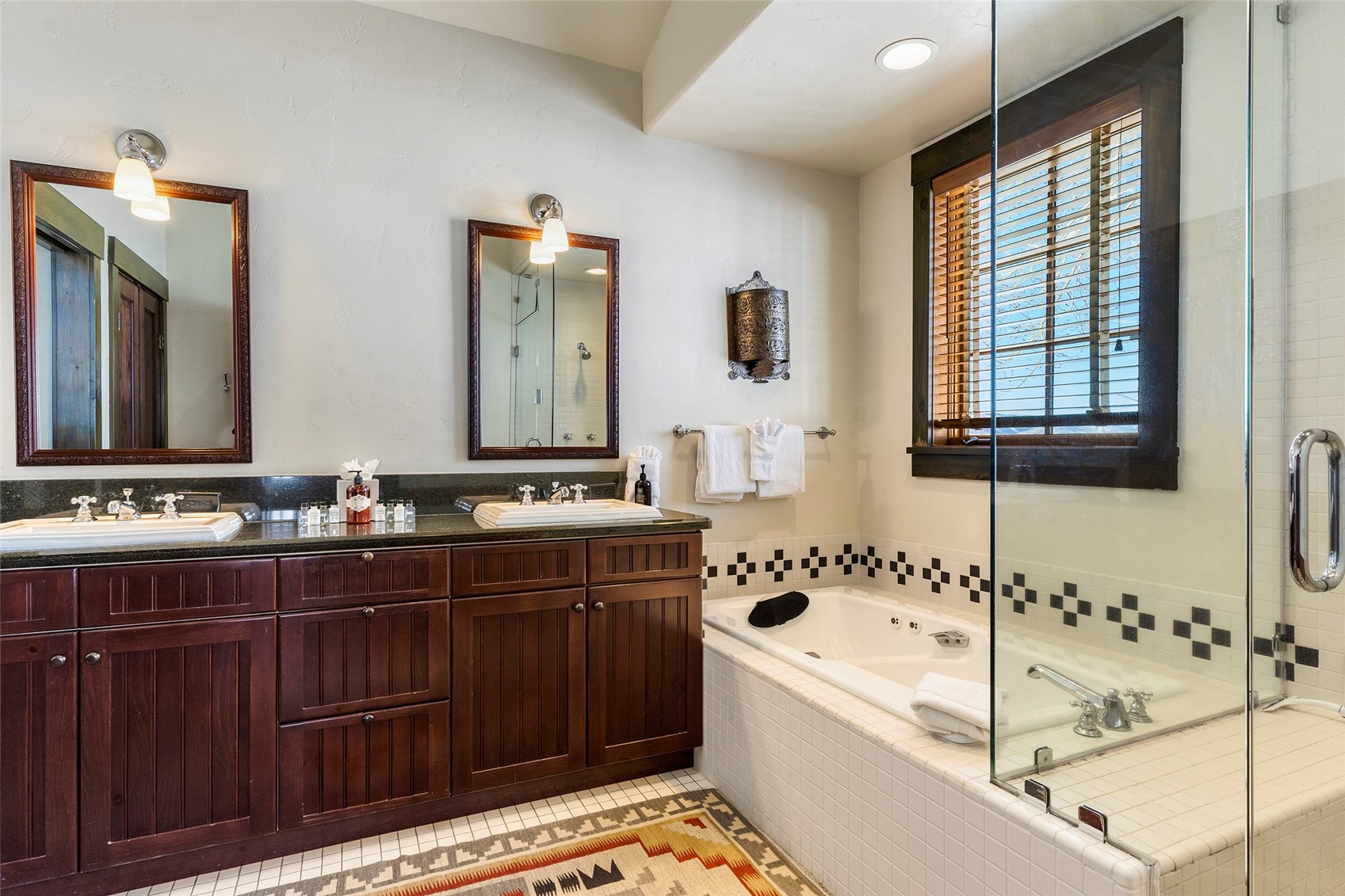33400 Painted Pony LANE