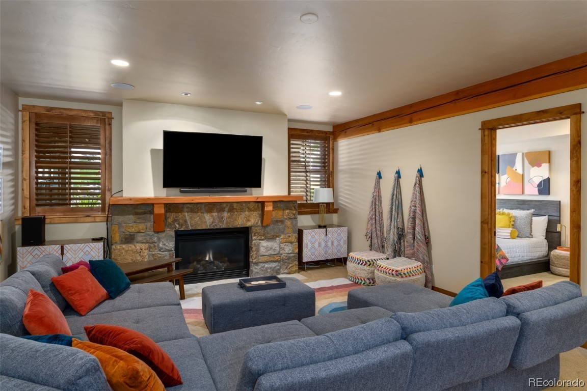 2053 Indian Summer DRIVE