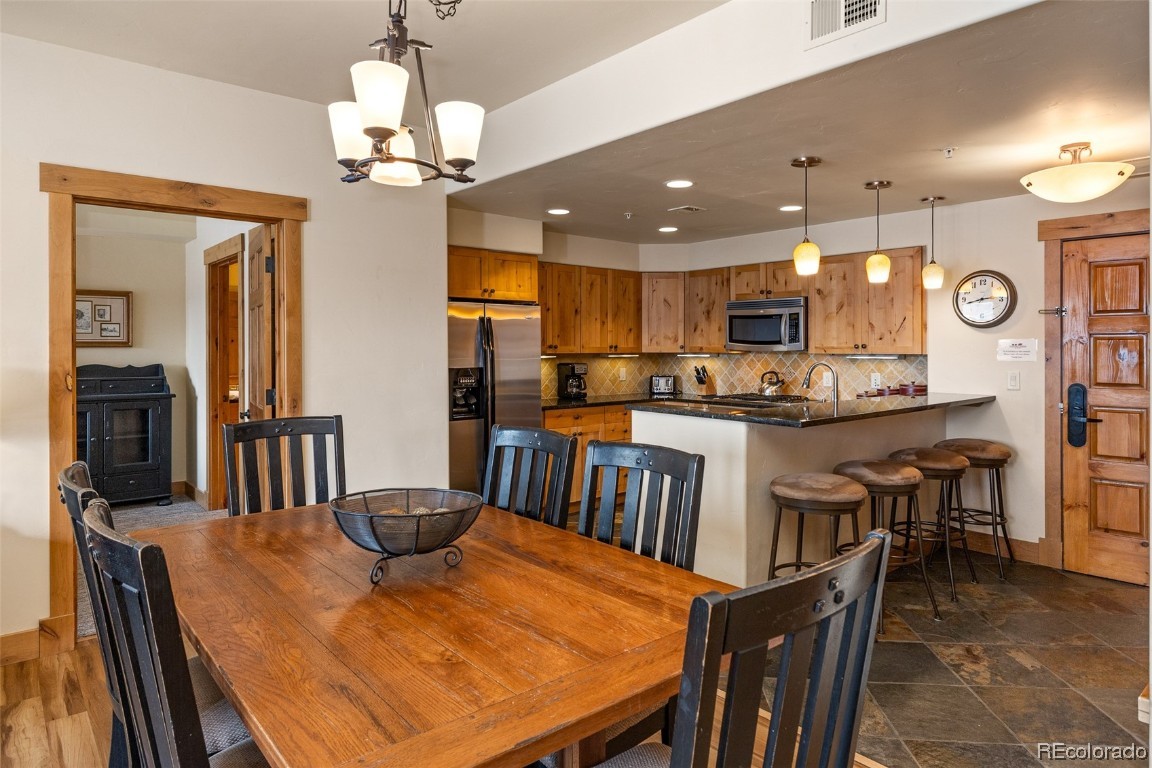 1875 Medicine Springs DRIVE 4207