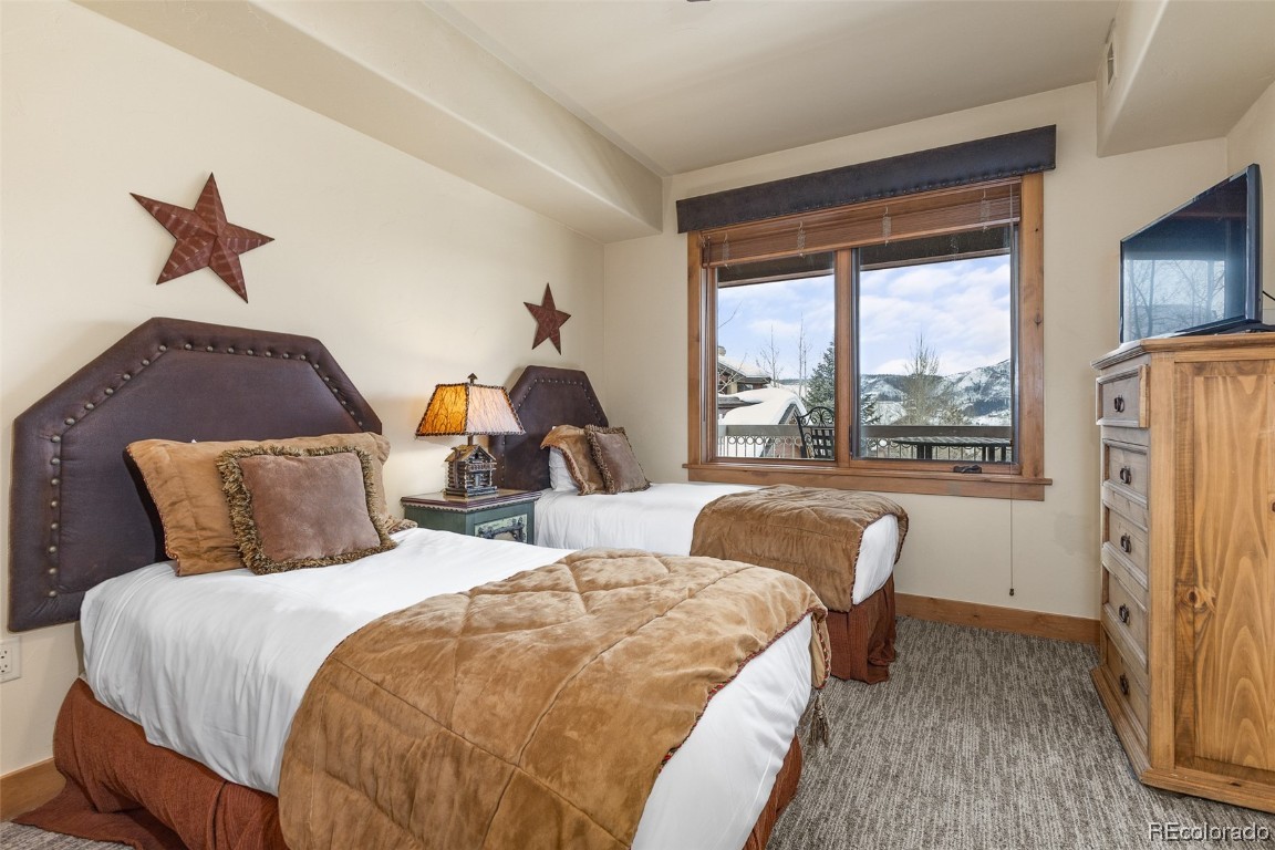 1875 Medicine Springs DRIVE 4207