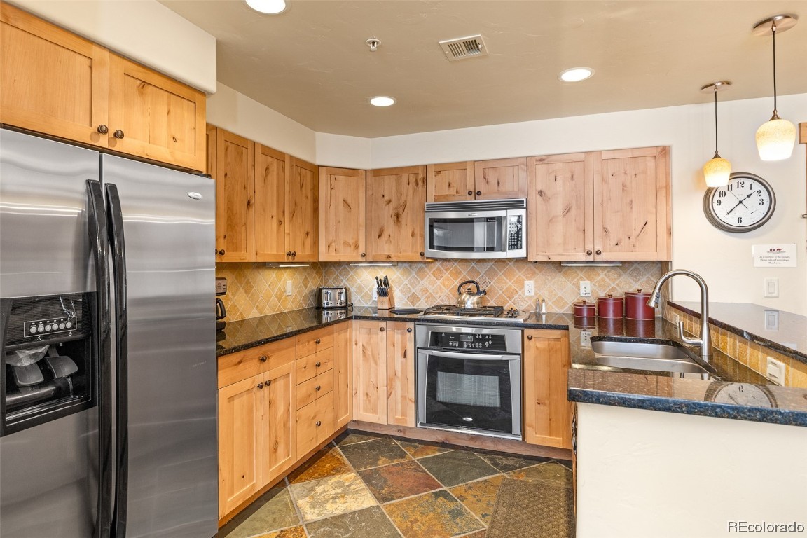 1875 Medicine Springs DRIVE 4207