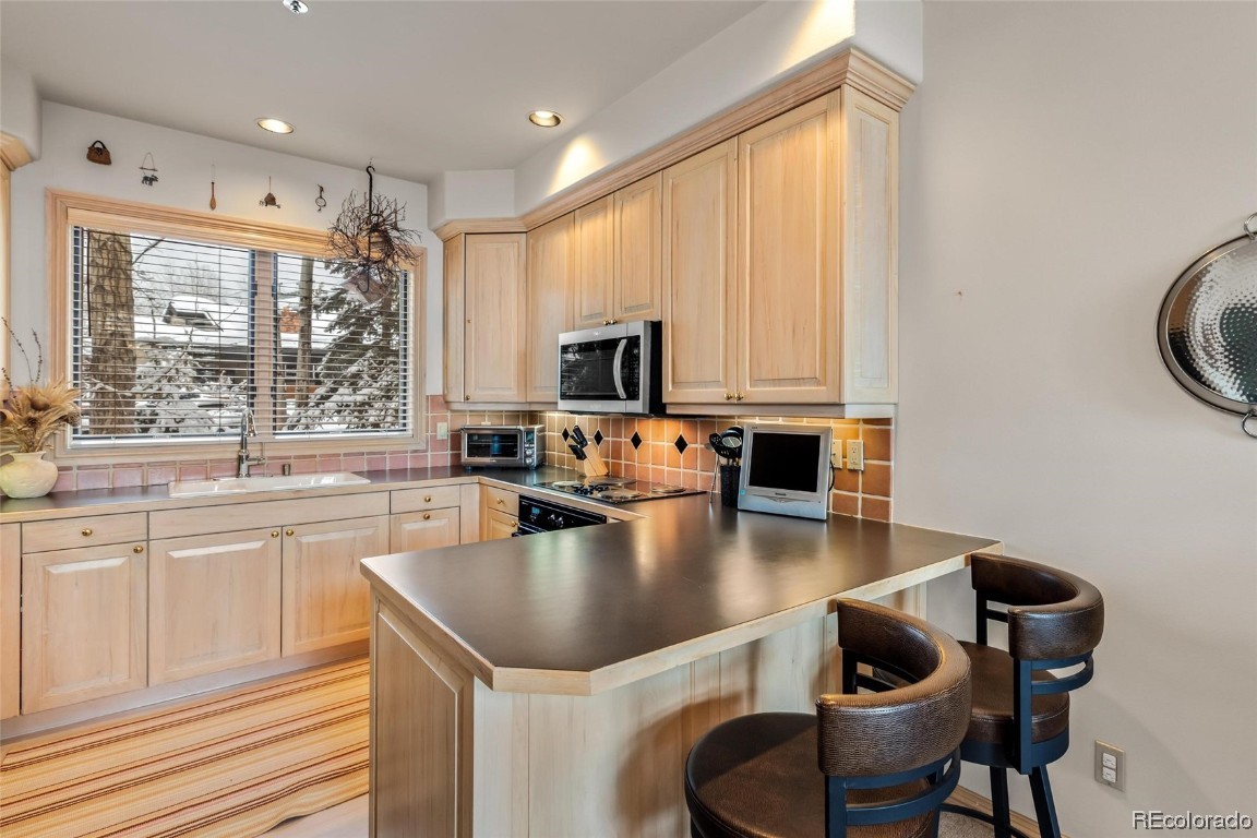 2300 Apres Ski WAY 10