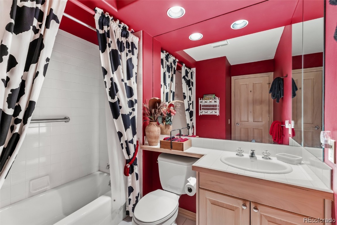 2300 Apres Ski WAY 10