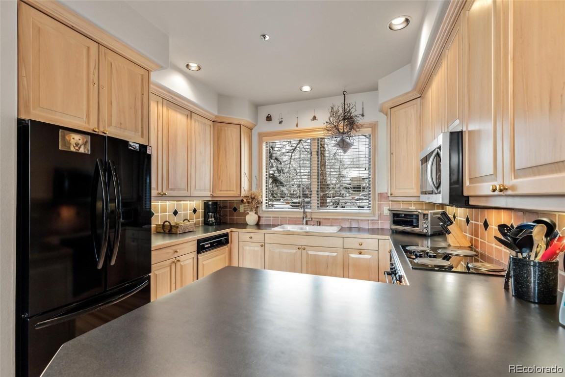 2300 Apres Ski WAY 10