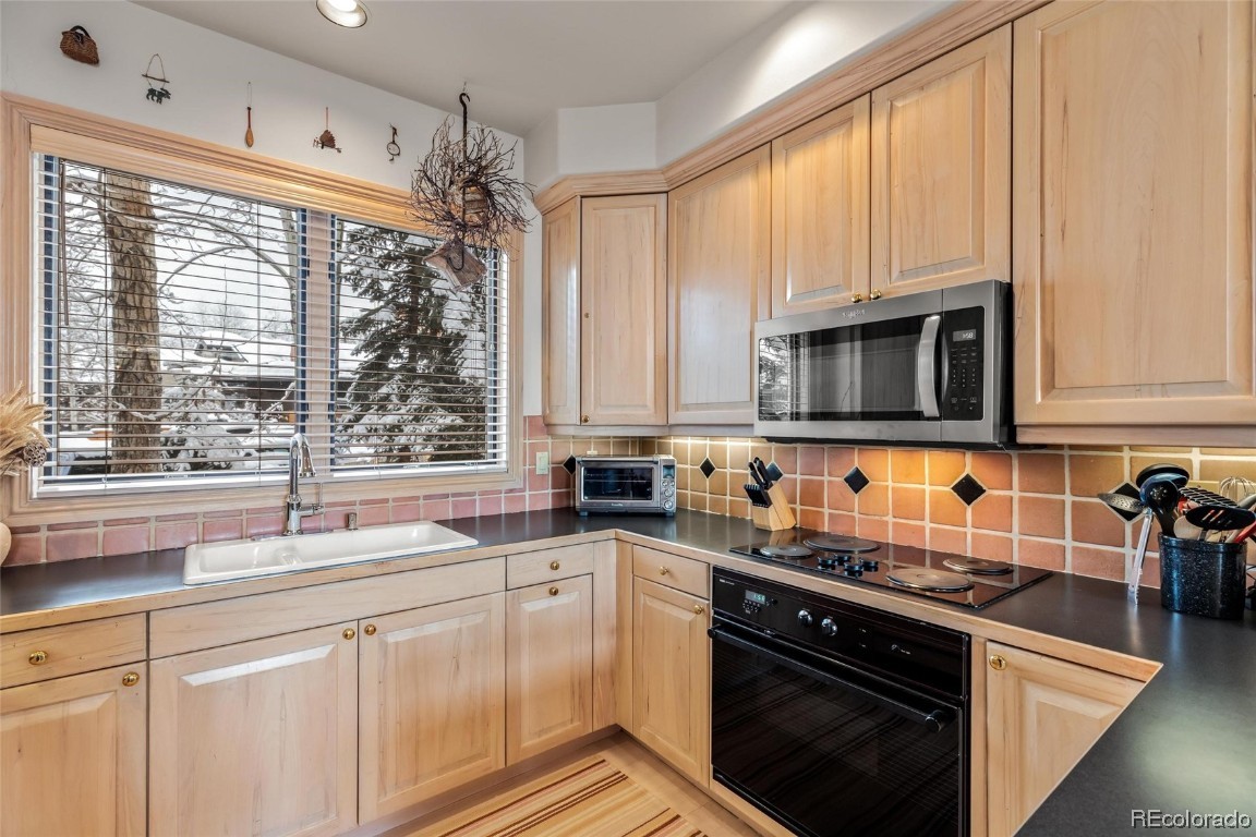 2300 Apres Ski WAY 10