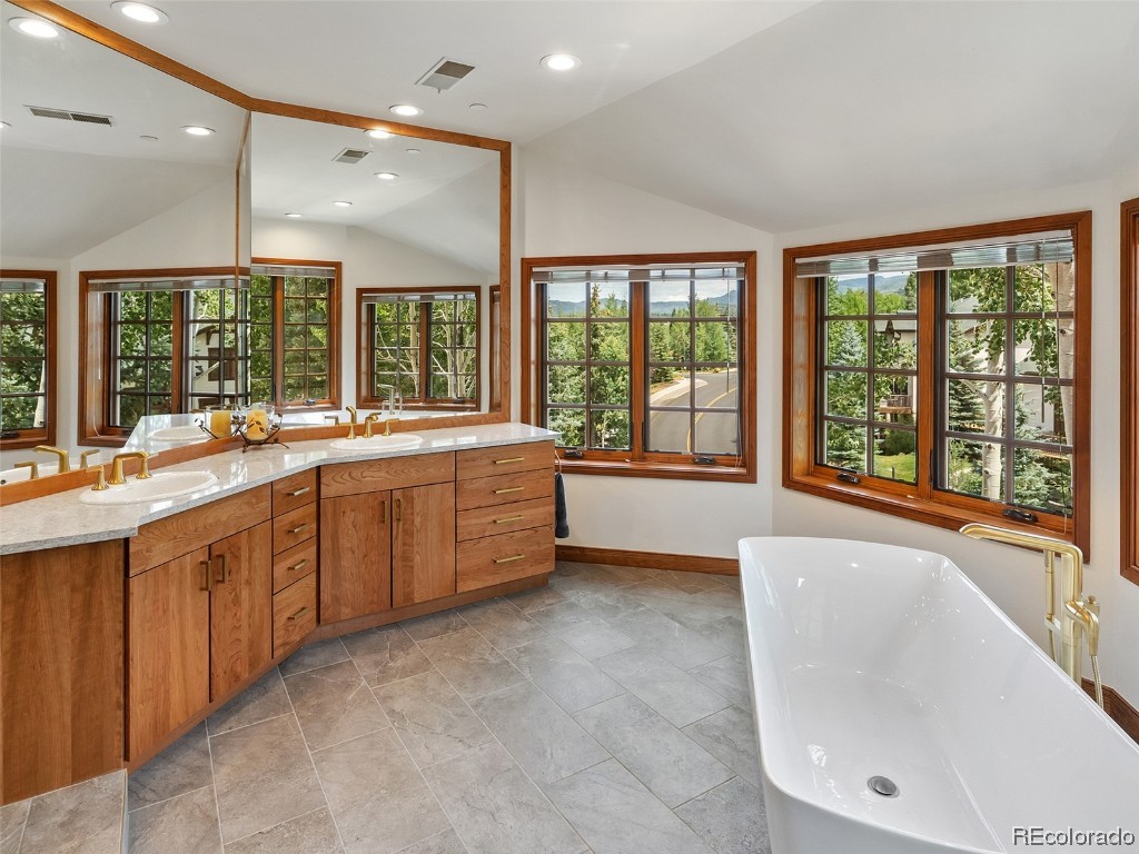 2600 Eagleridge DRIVE 26