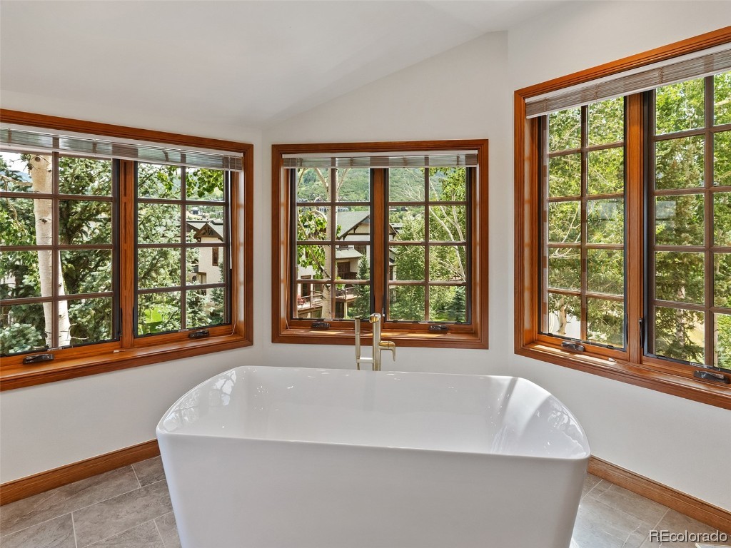 2600 Eagleridge DRIVE 26