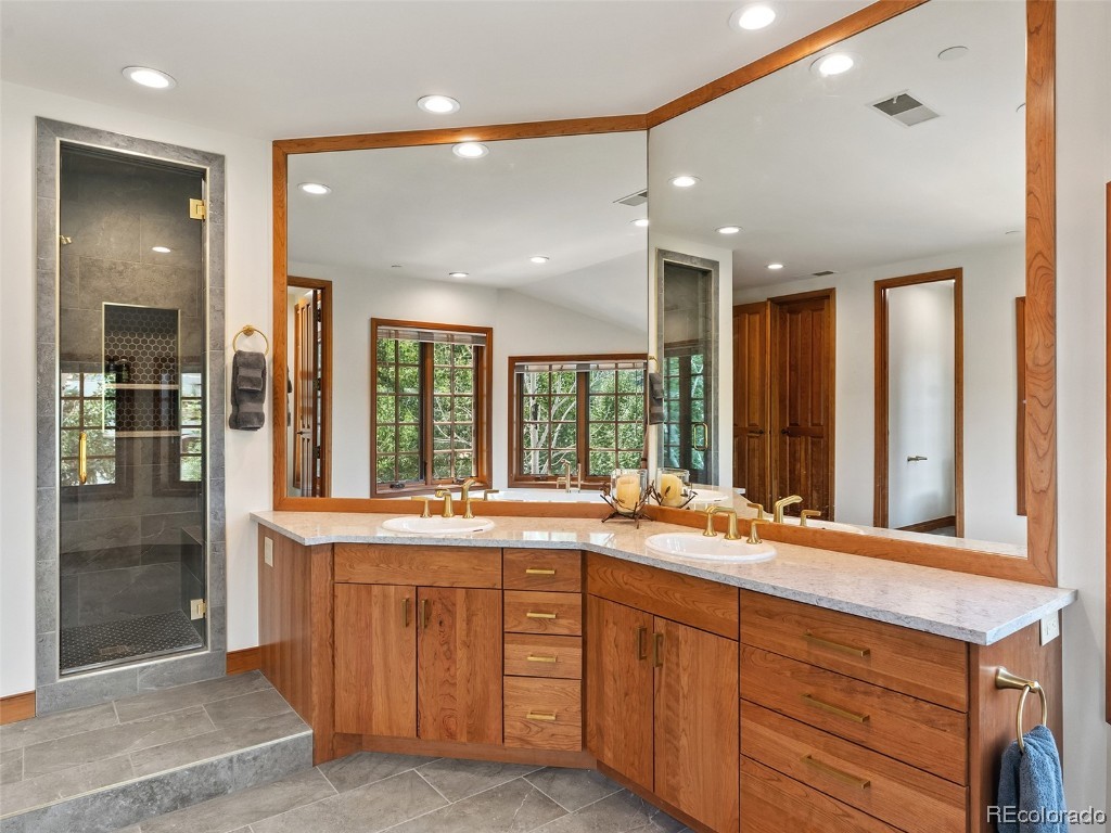 2600 Eagleridge DRIVE 26