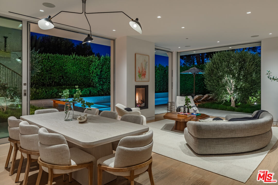 9011 Alto Cedro Dr