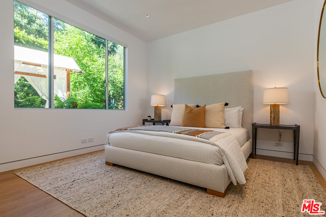 9011 Alto Cedro Dr