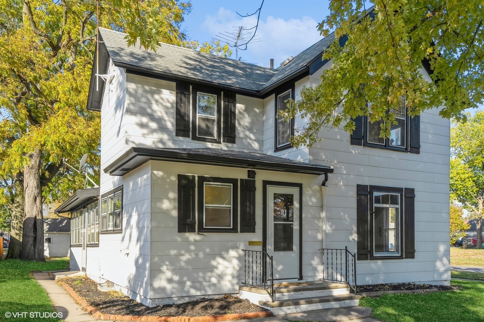 1323 6th Street