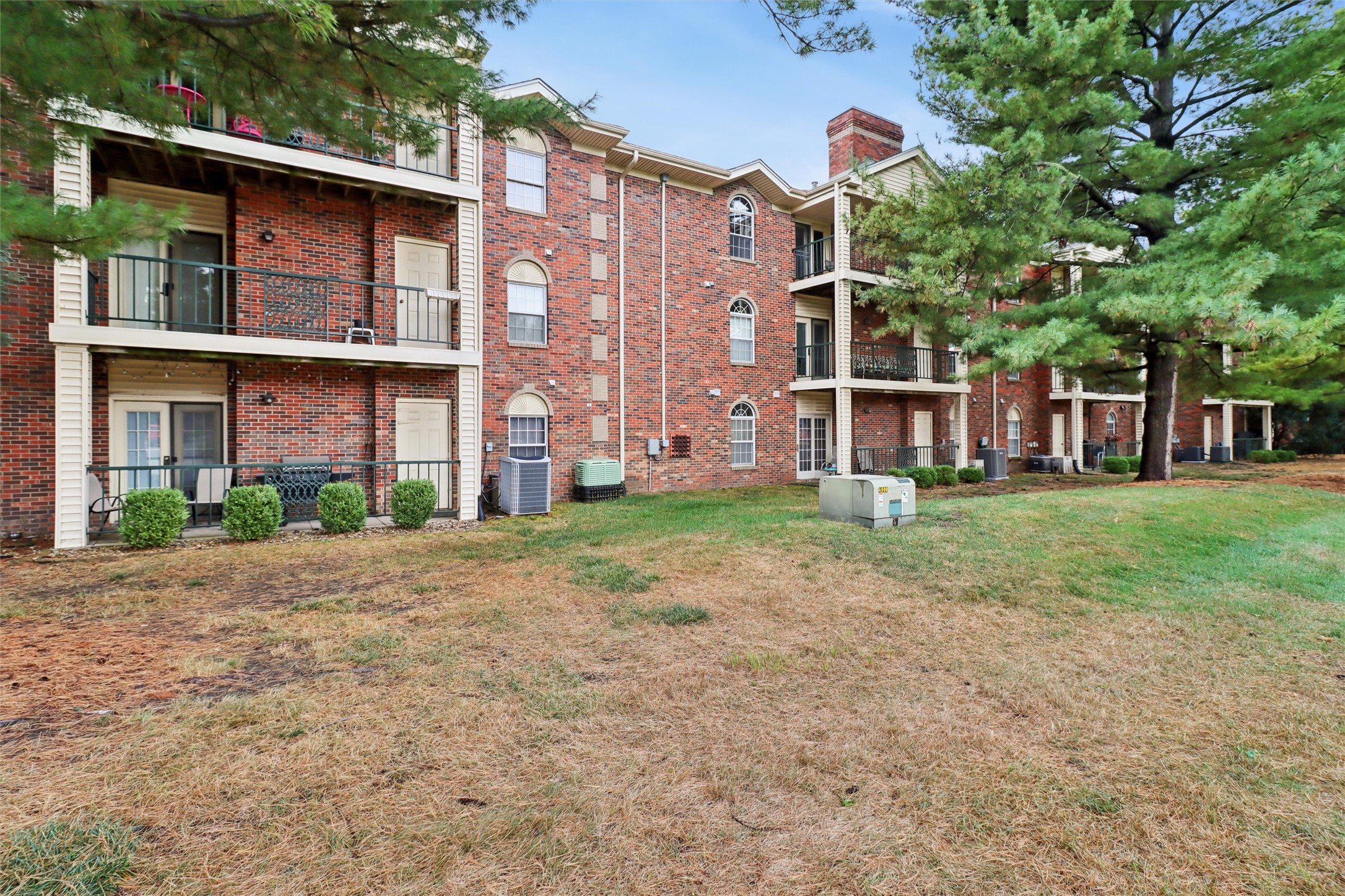 4900 Pleasant Street 14