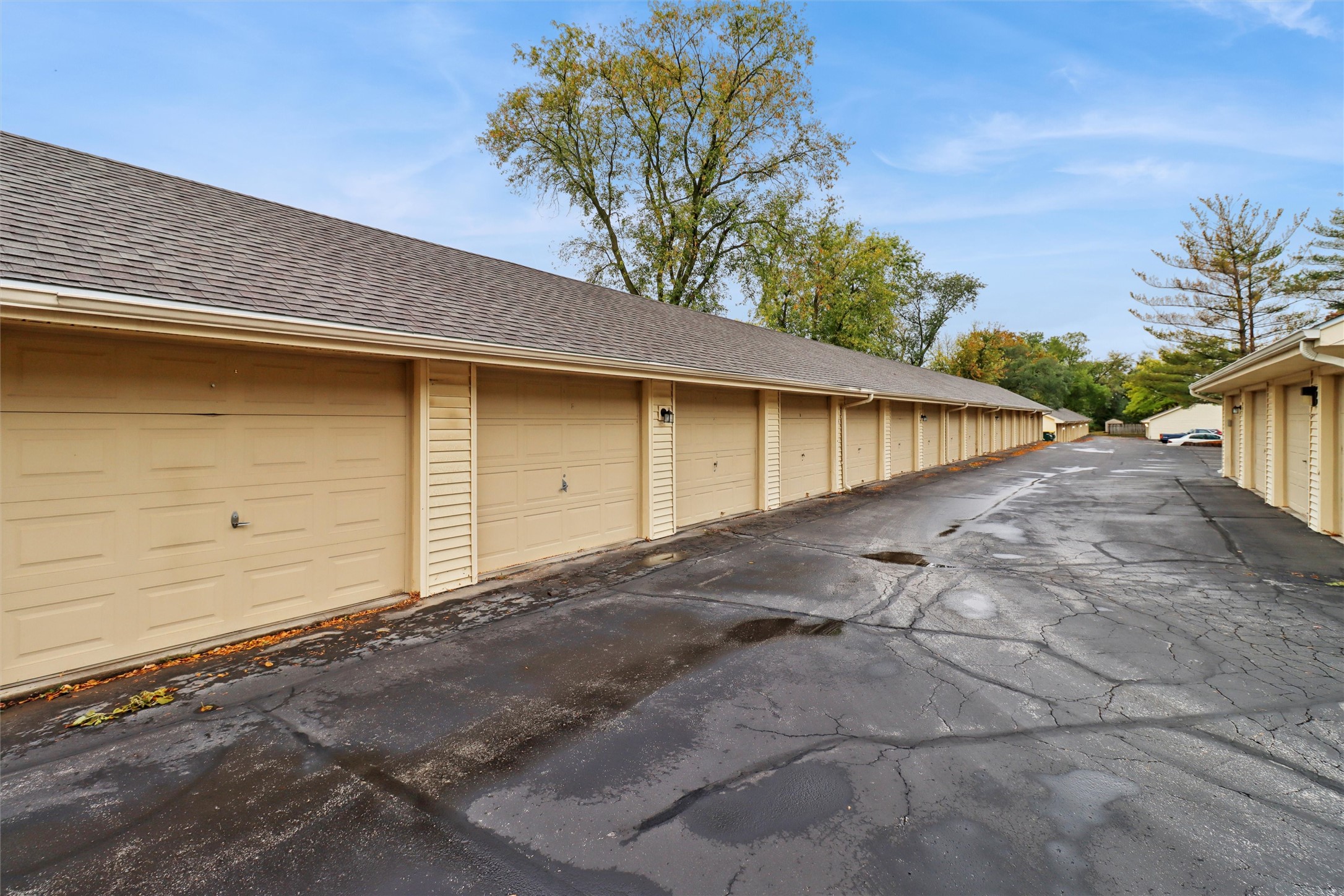 4900 Pleasant Street 14