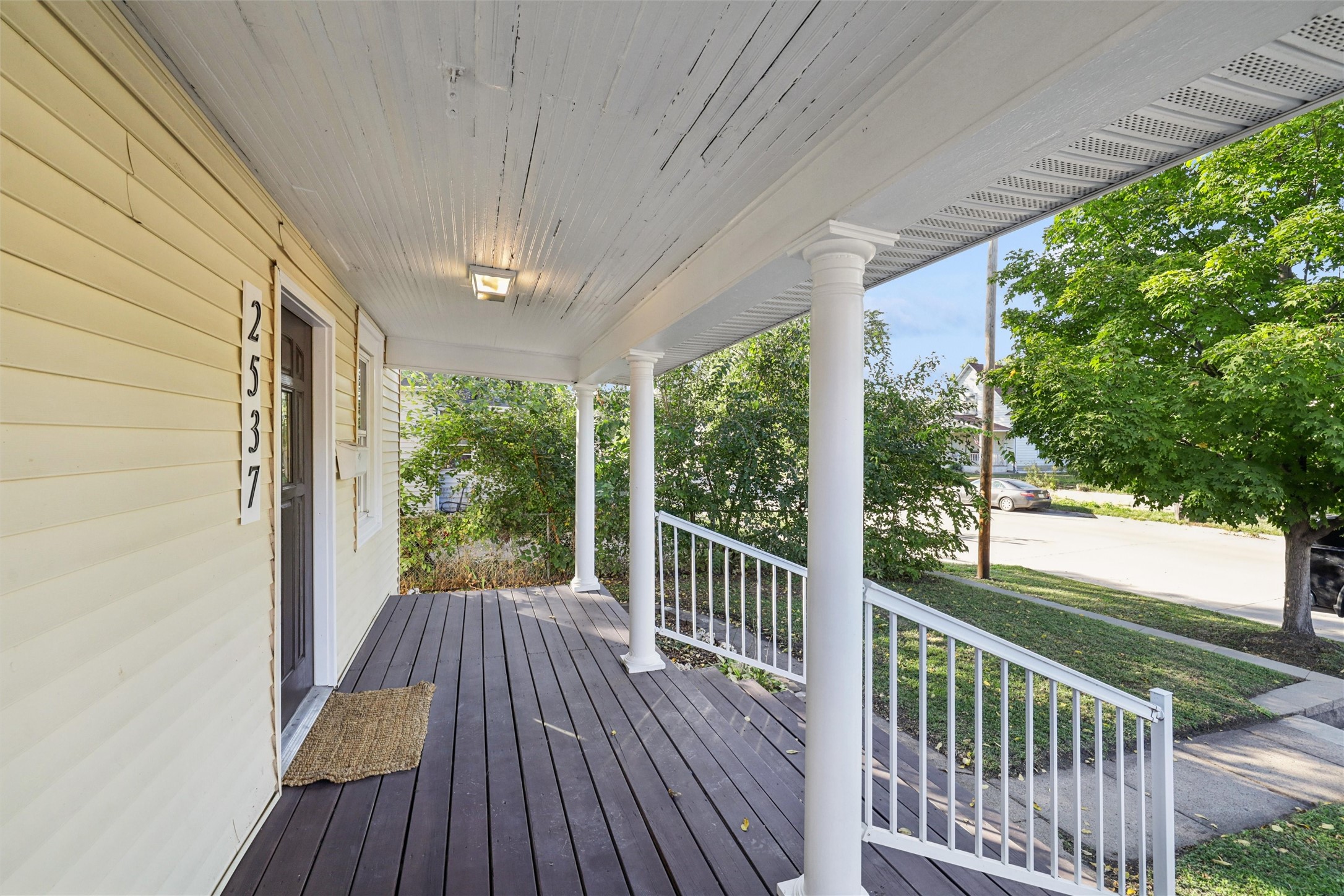 2537 E Walnut Street