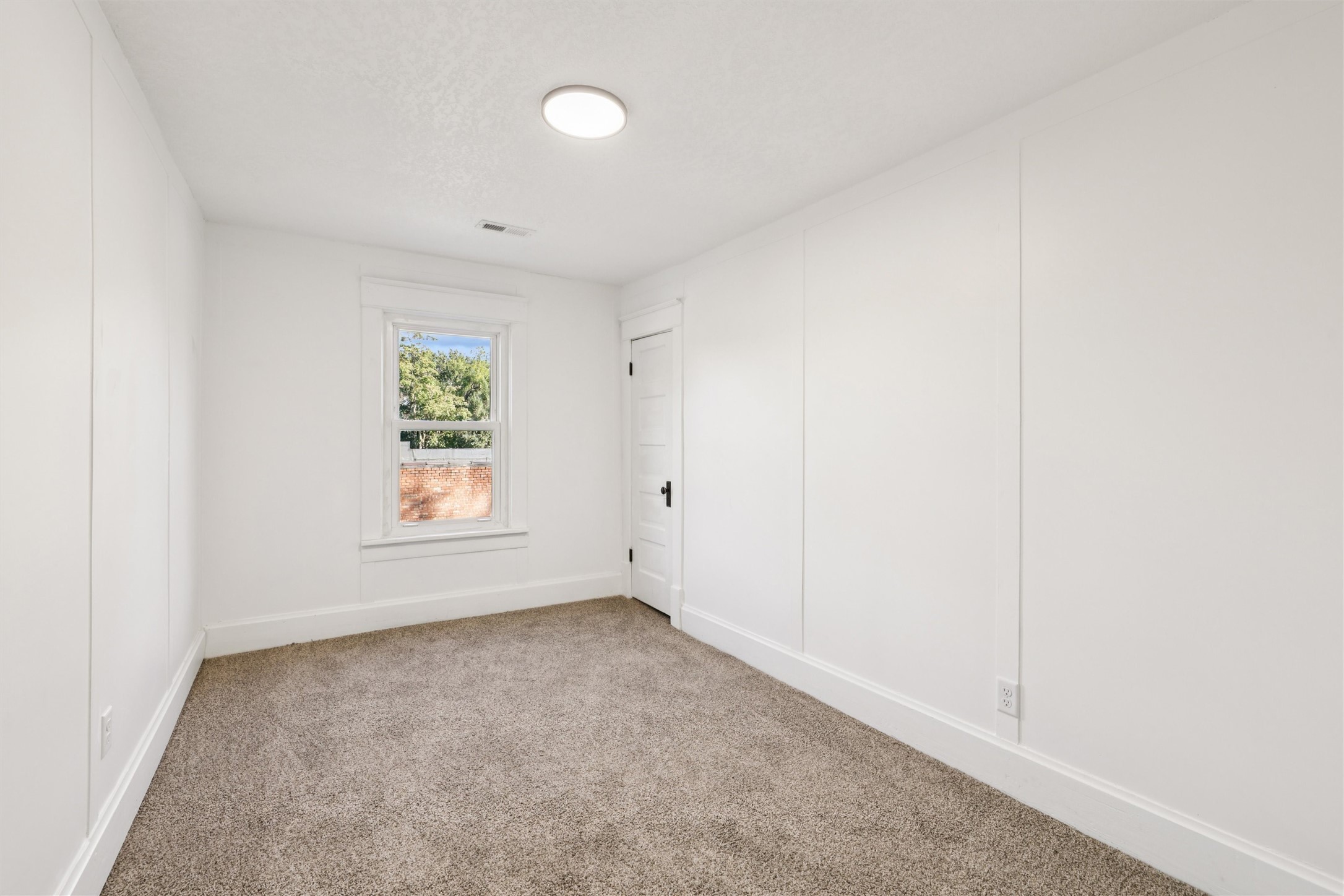 2537 E Walnut Street