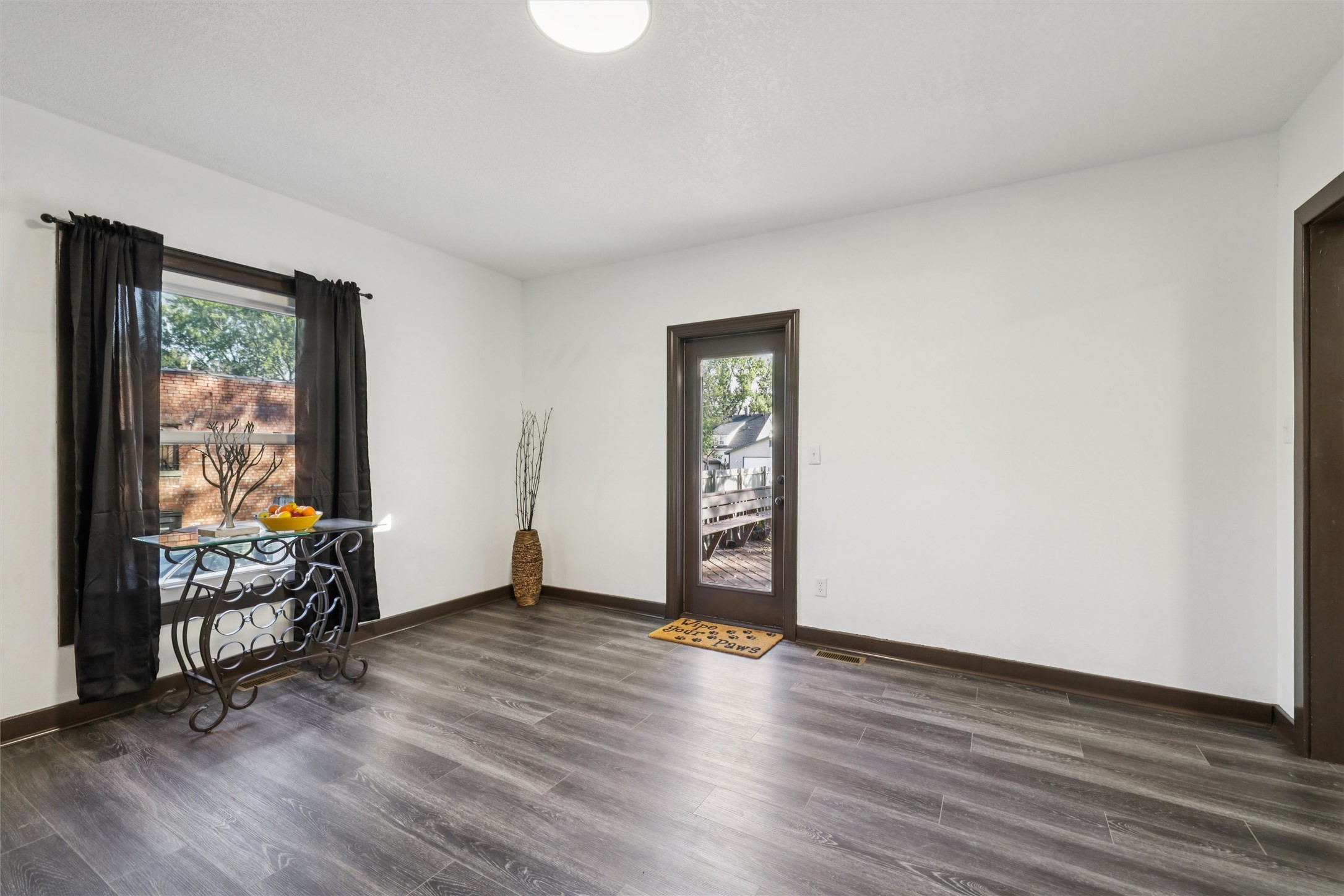 2537 E Walnut Street