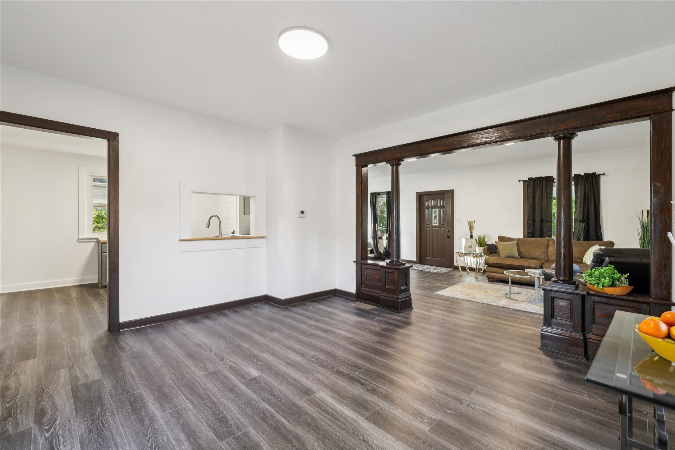 2537 E Walnut Street