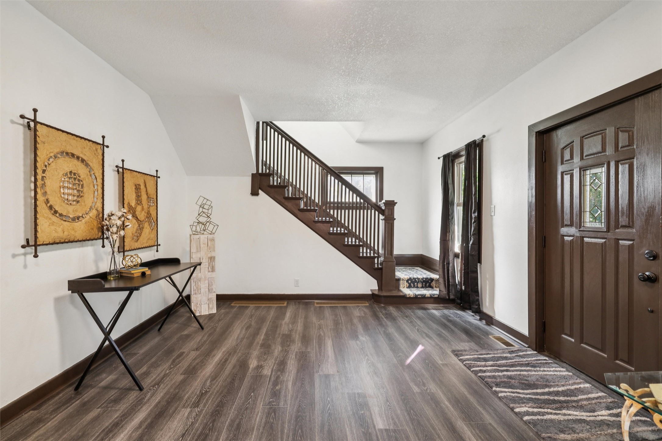 2537 E Walnut Street