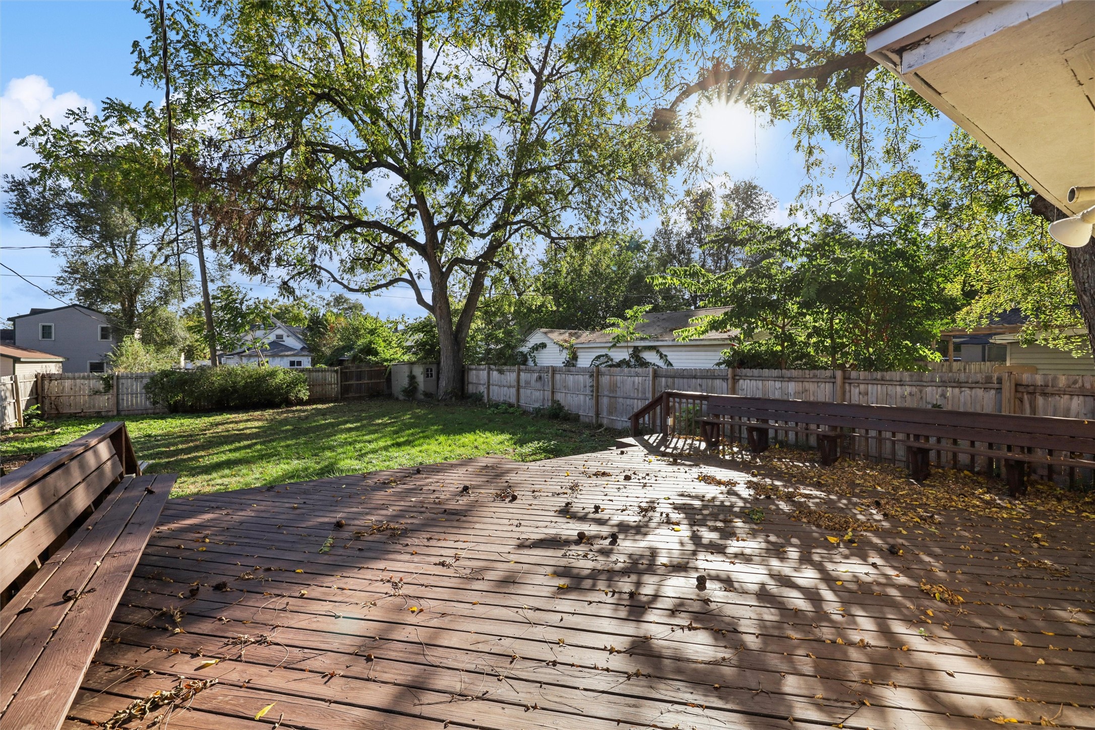 2537 E Walnut Street