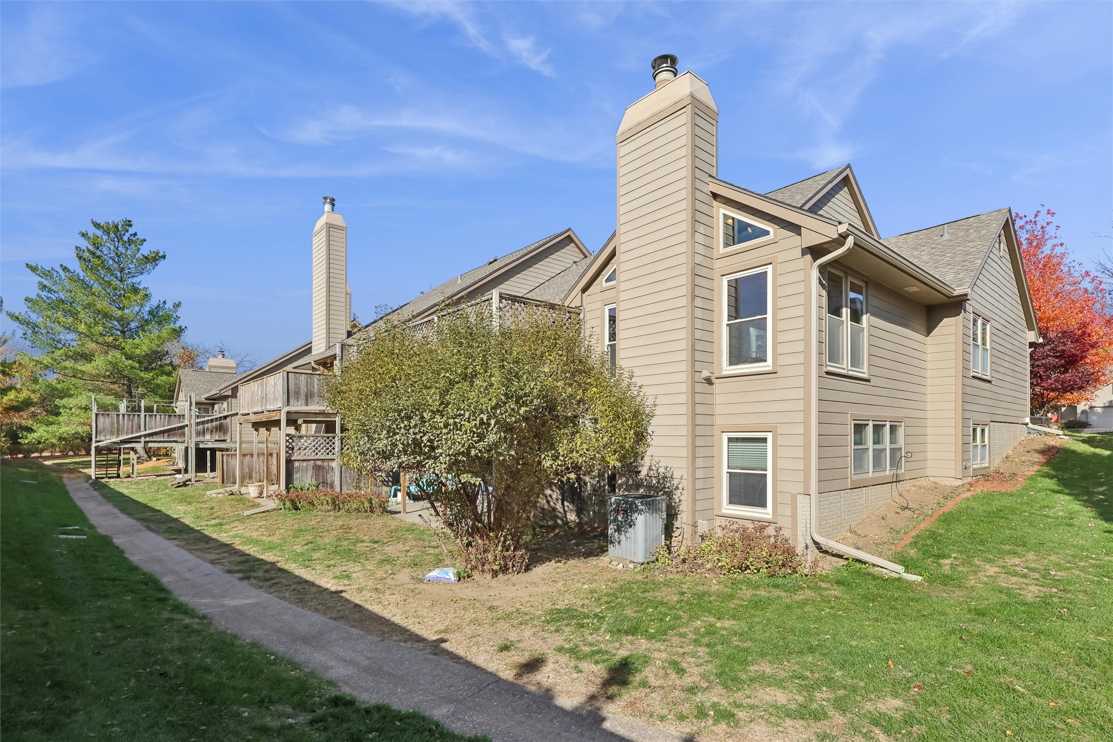 2002 Maple Circle