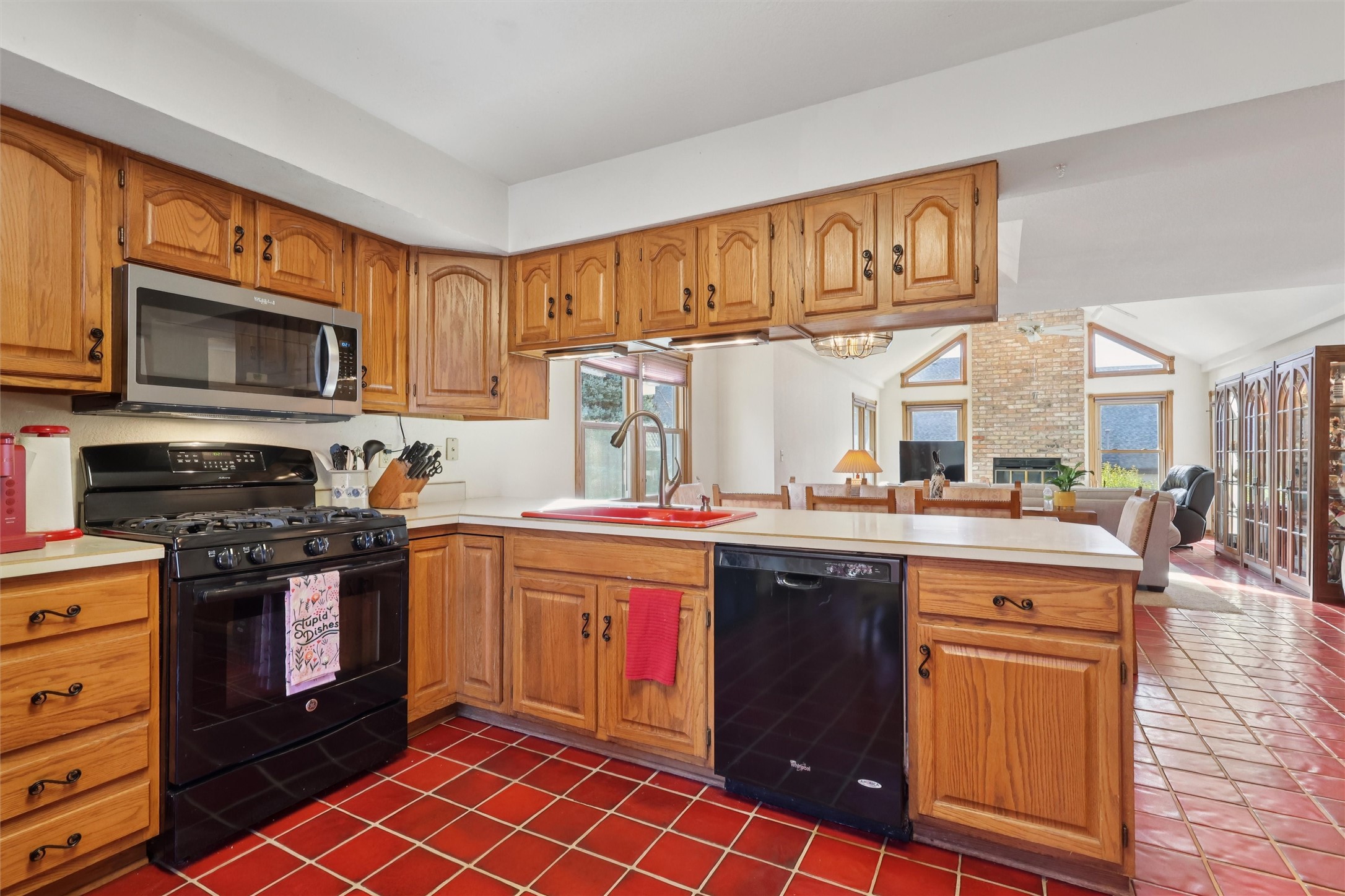 2002 Maple Circle