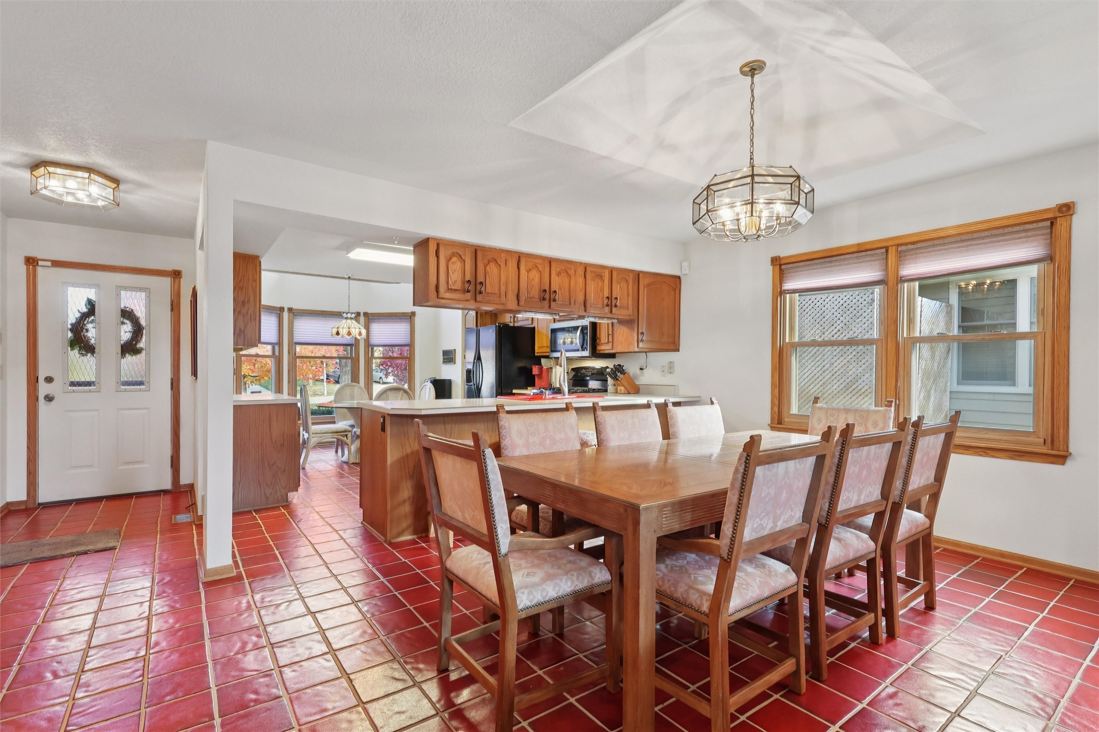 2002 Maple Circle