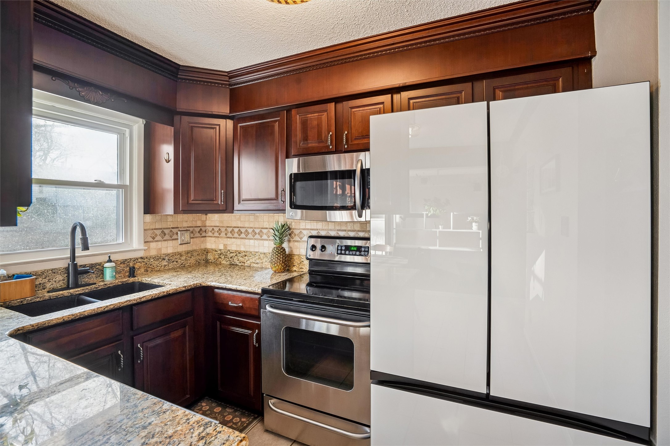 3513 E 38th Court